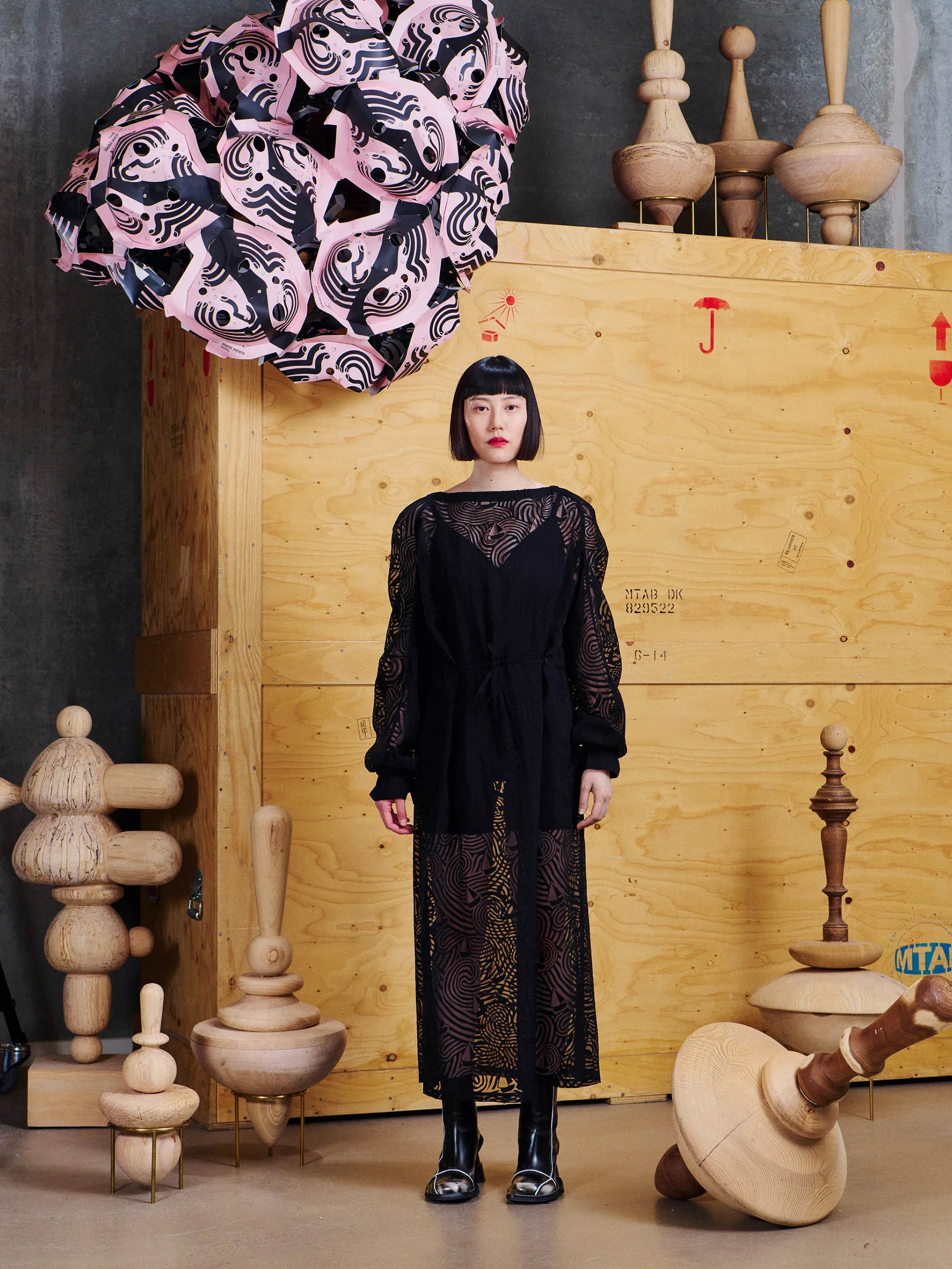Henrik_Vibskov_Delivery_Blouse_Dark_Stormy_Sea_Black_2.webp