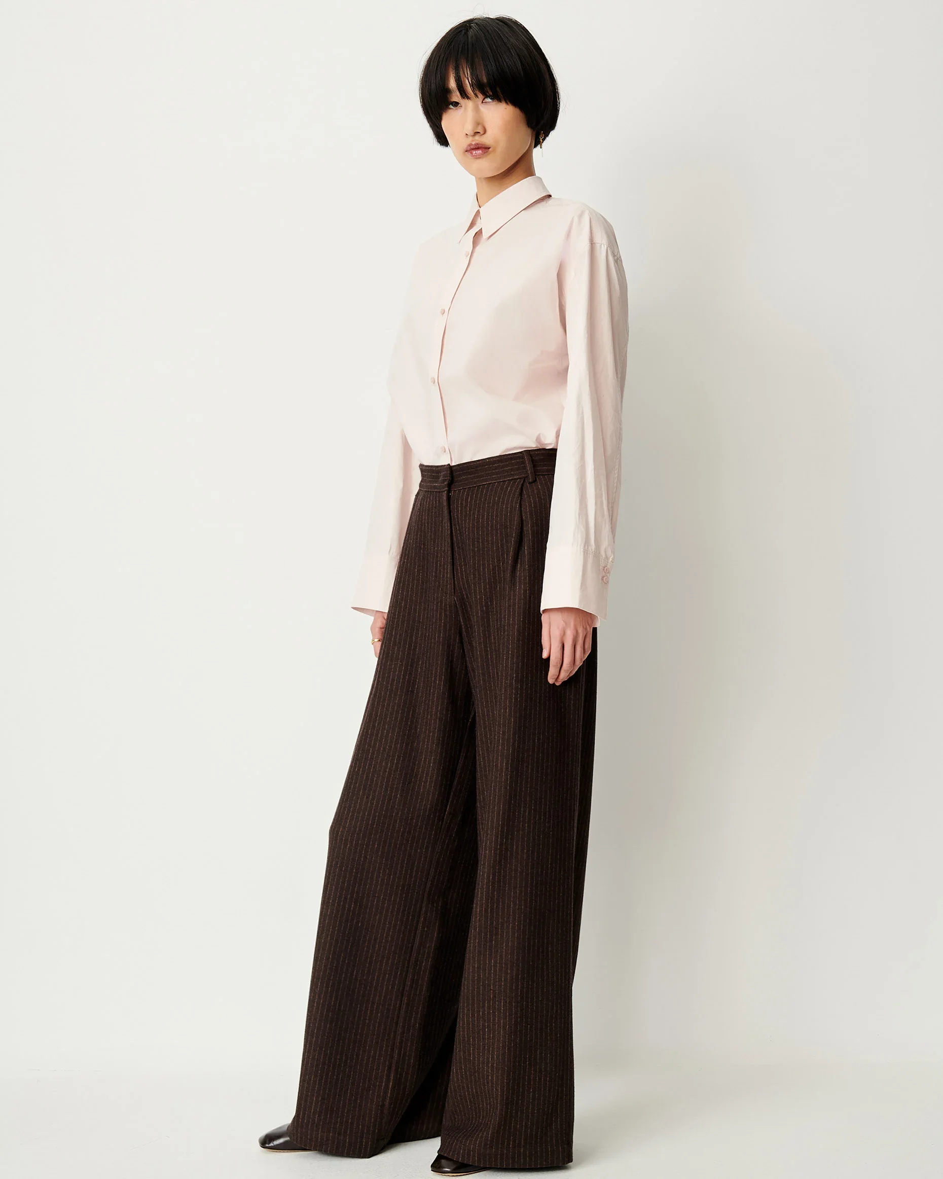 Sessun_Orozco_Pants_Trousers_Pause_Cafe_Brown_Pinstripe_Stripe_4.webp