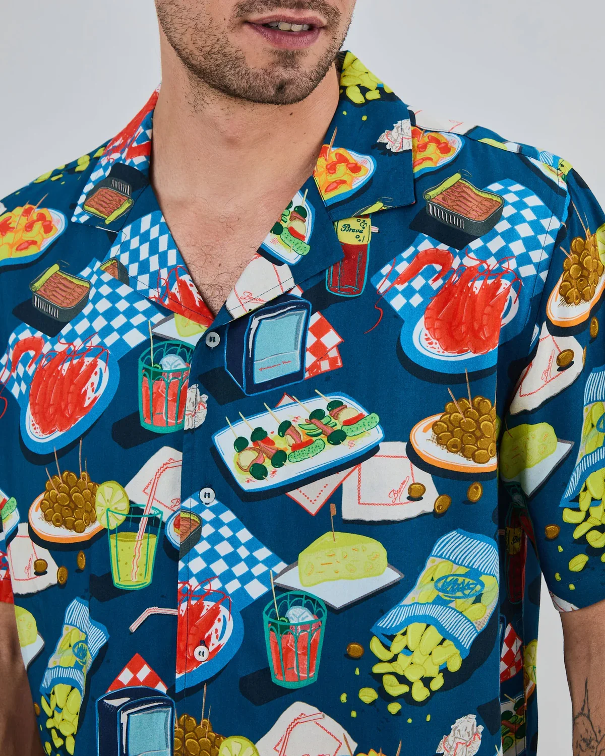 Brava_Chiringuito Aloha_Shirt_Blue_Food_Picnic_2.webp