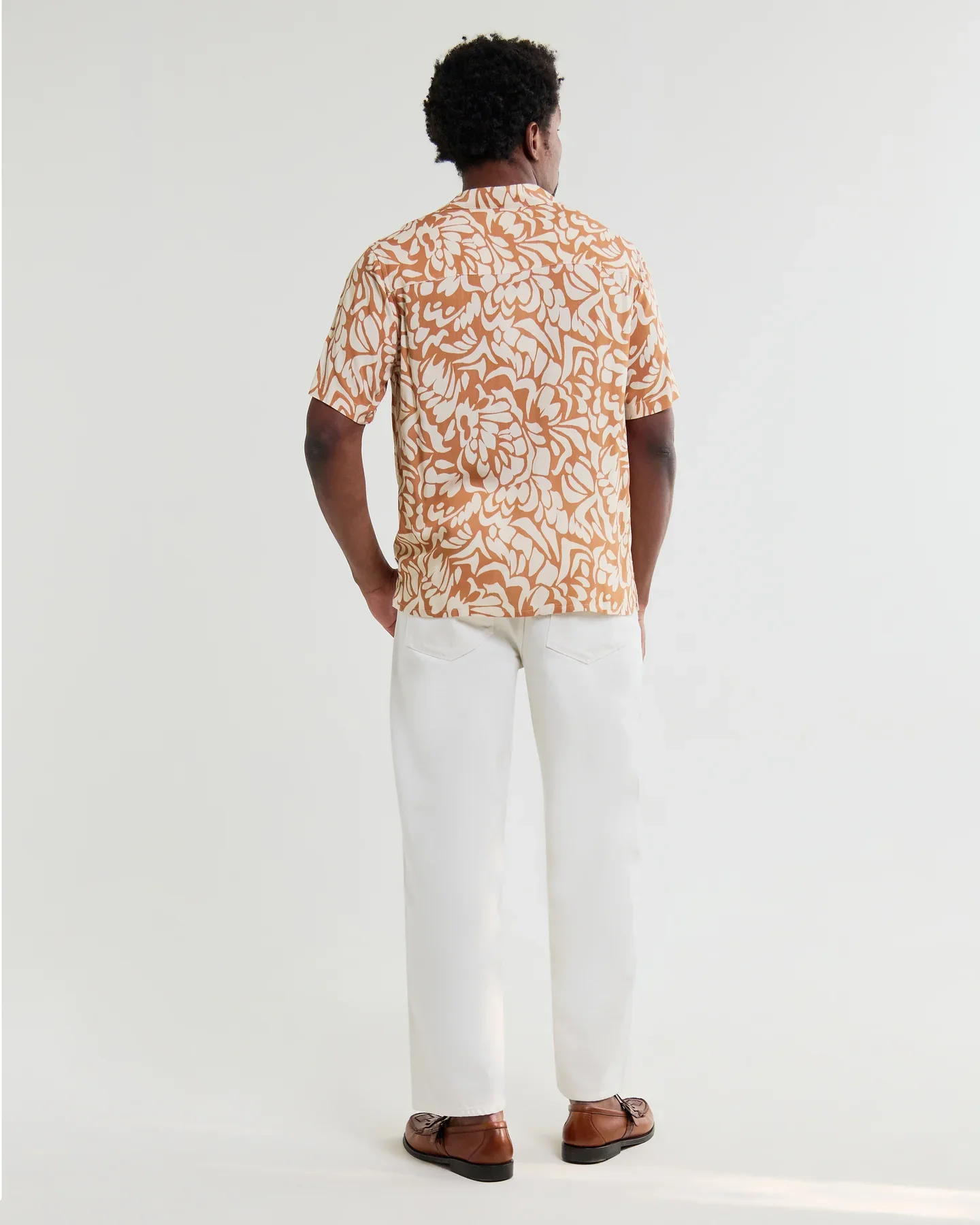 Wax_London_Didcot_Shirt_Tan_Beige_Floral_Short_Sleeve_6.webp