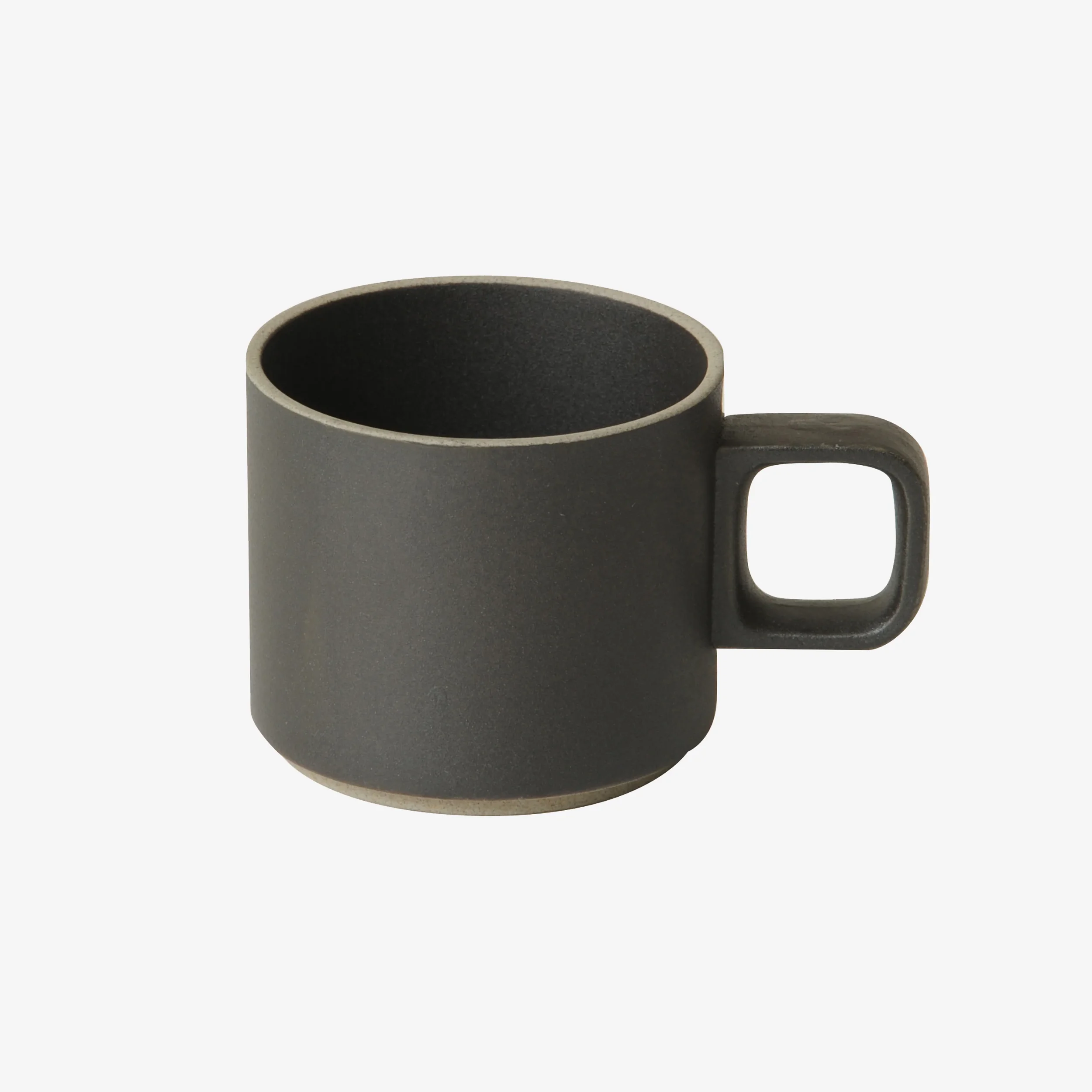 Hasami_Porcelain_Mug_Cup_325_ml_Small_Black_1.webp