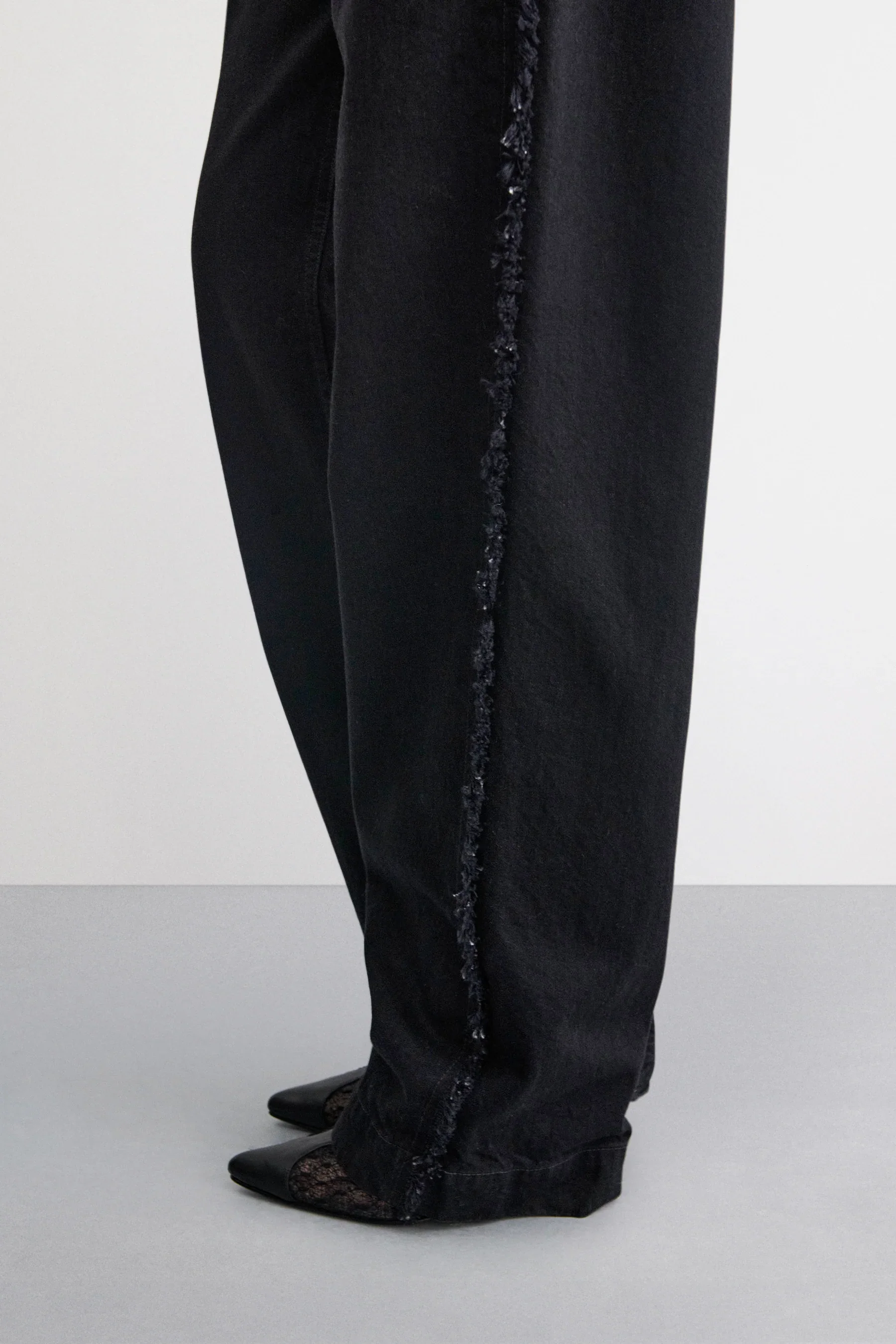 271W-753-D100R_Rachel_Comey_Renate_Pant_Black_Raw_Wash_Salinas_Denim_Fringe_Fray_5.webp