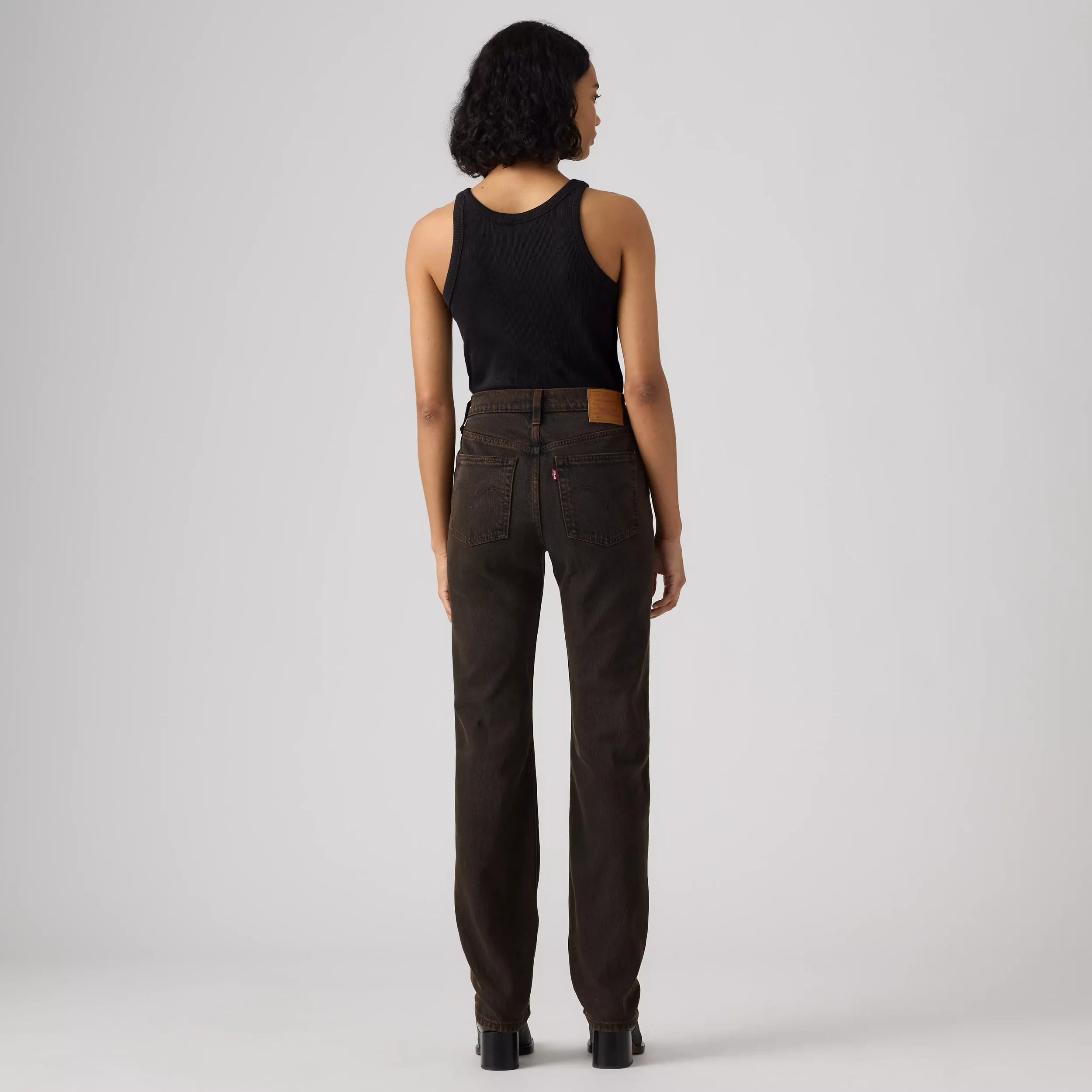 12501-0686_Levi's_501_Original_Over_a_Cup_Stretch_3.webp
