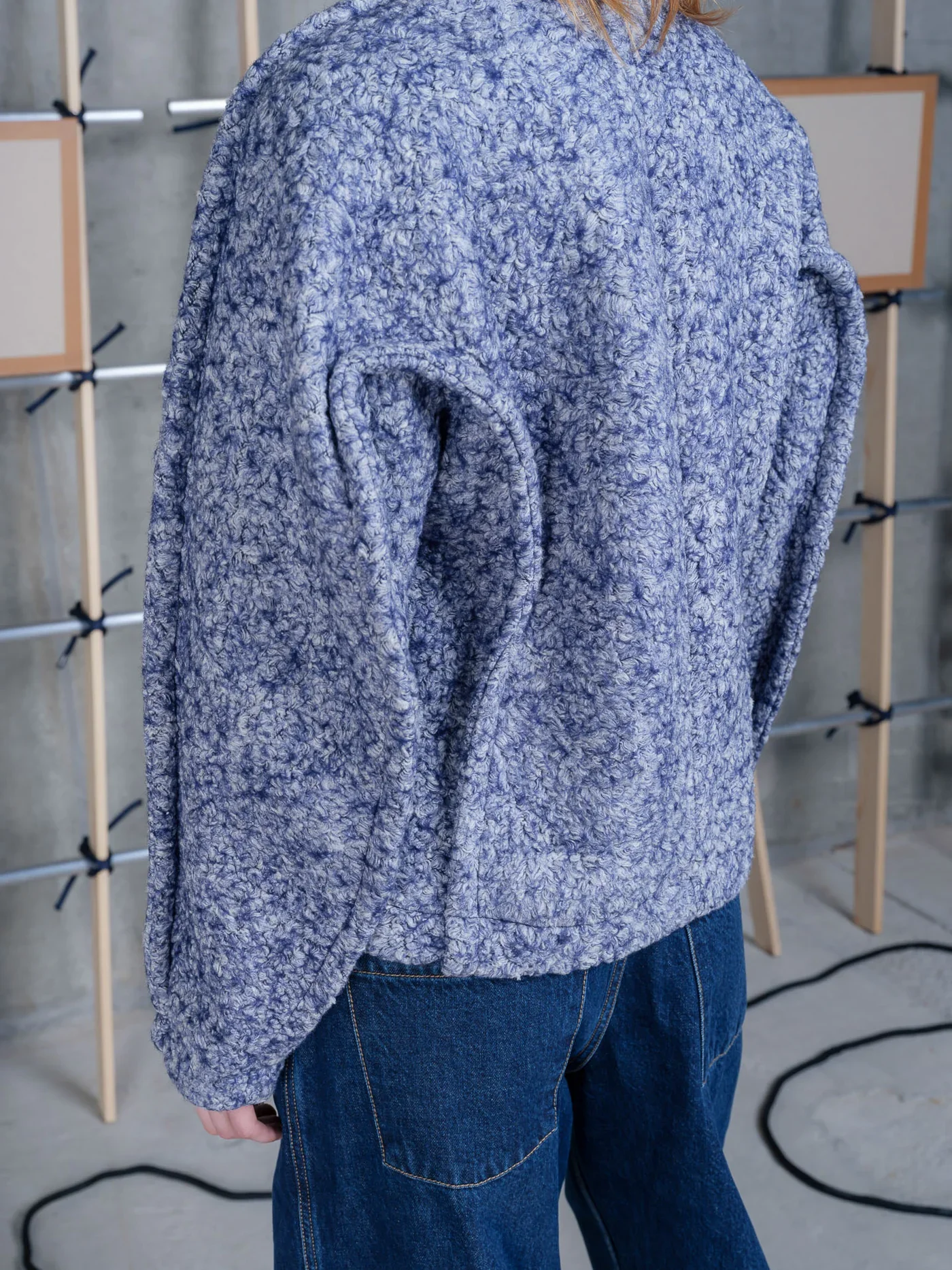 Henrik_Vibskov_Relaxed_Dartbi_Jacket_Blue_Pebbles_Jacquard_Bucle_9.webp