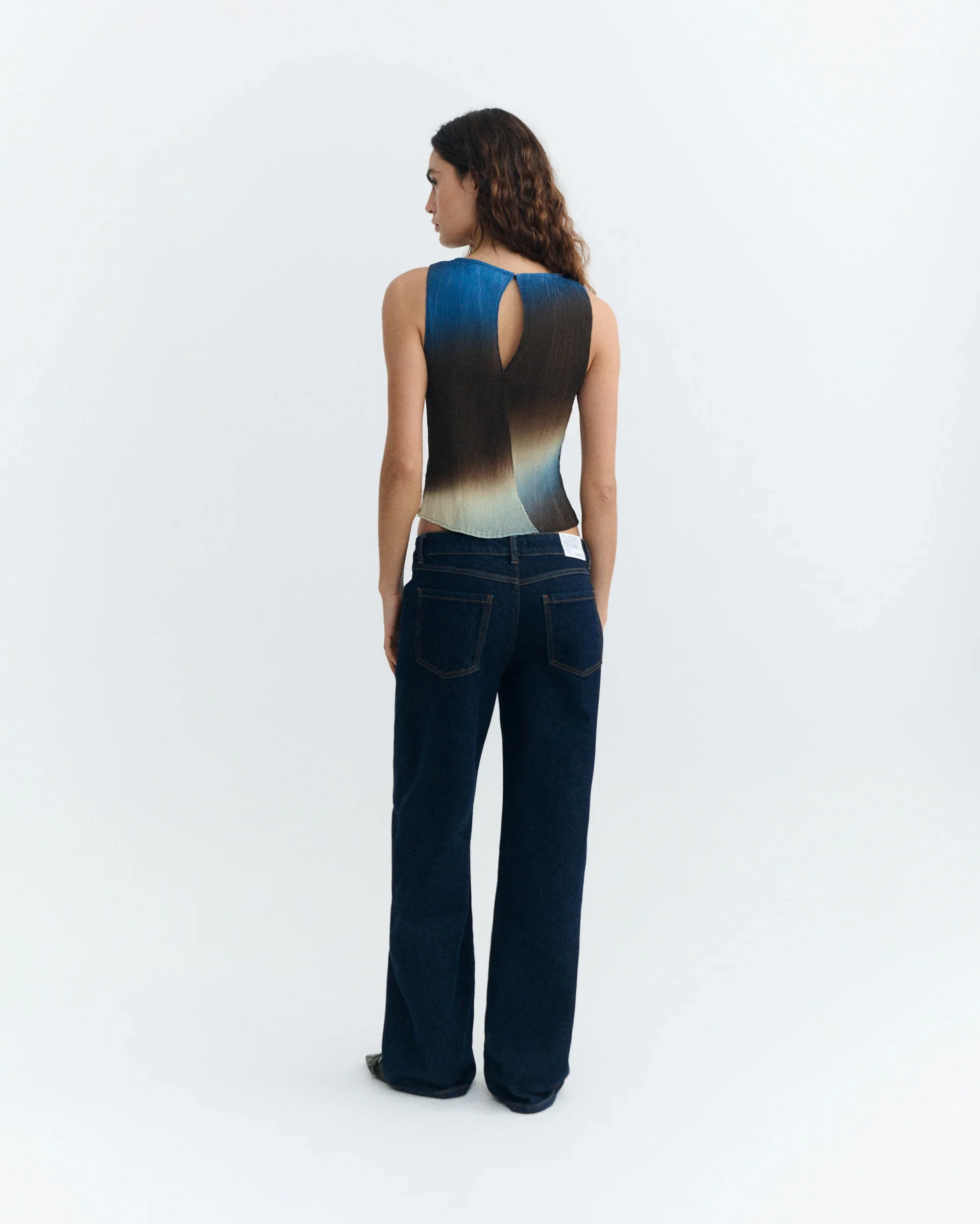 Thinking_Mu_Dora_Pleated_Top_Glass_Brown_Blue_5.webp