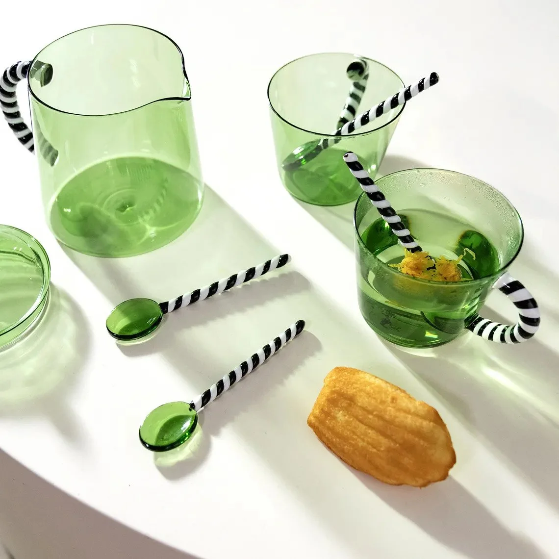 &Klevering_Glass_Spoon_Duet_Green_Black_White_2.jpg