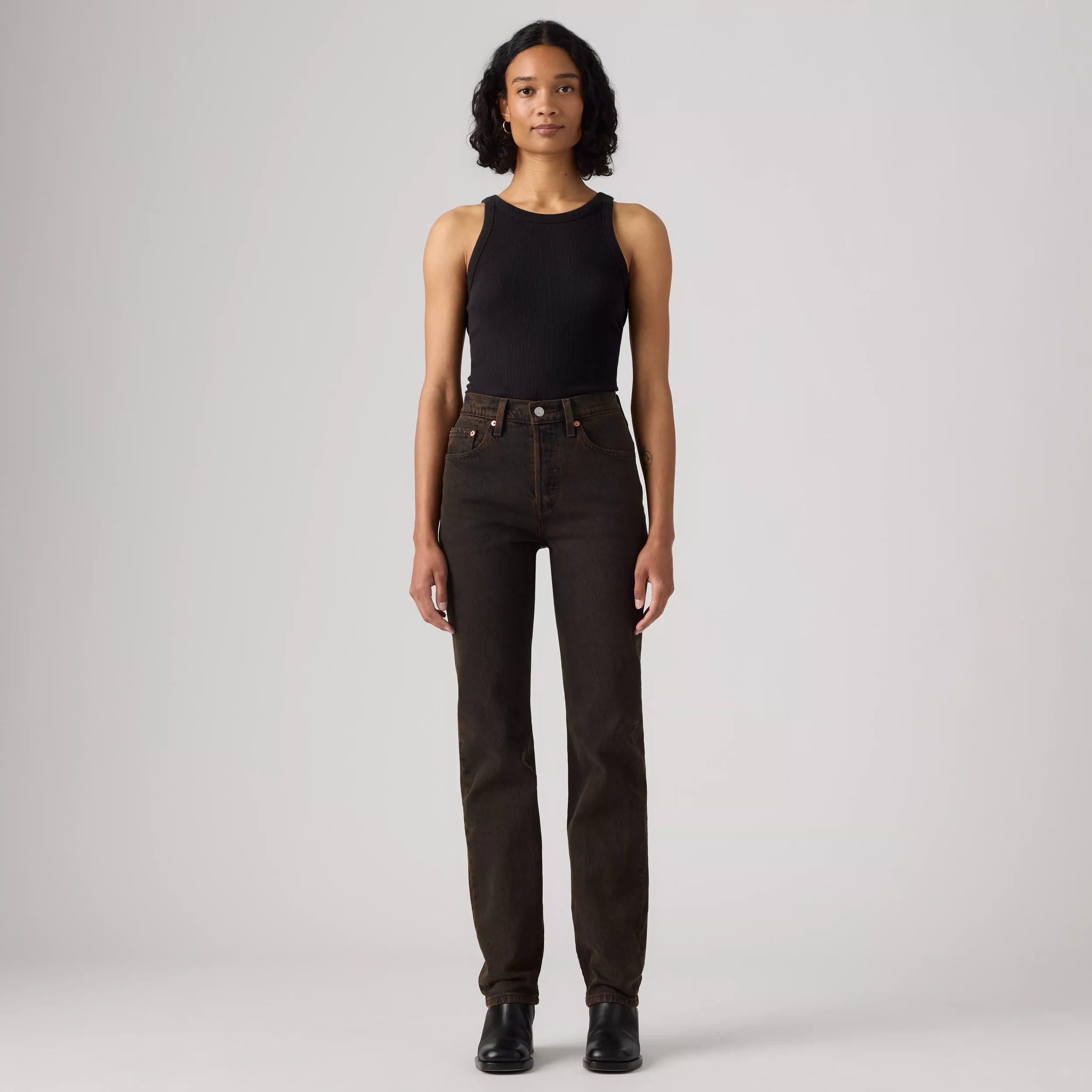 12501-0686_Levi's_501_Original_Over_a_Cup_Stretch_4.webp