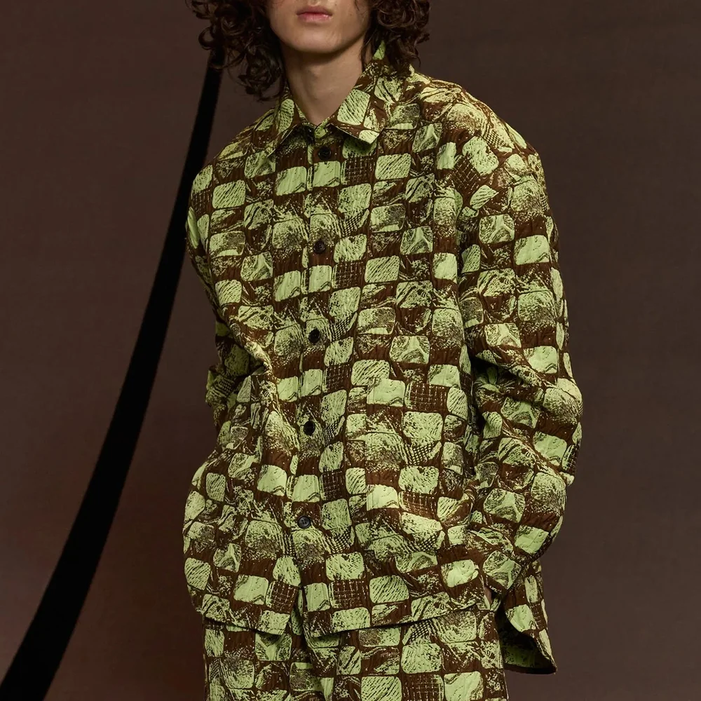 Henrik_Vibskov_Big_Shirt_Footp 