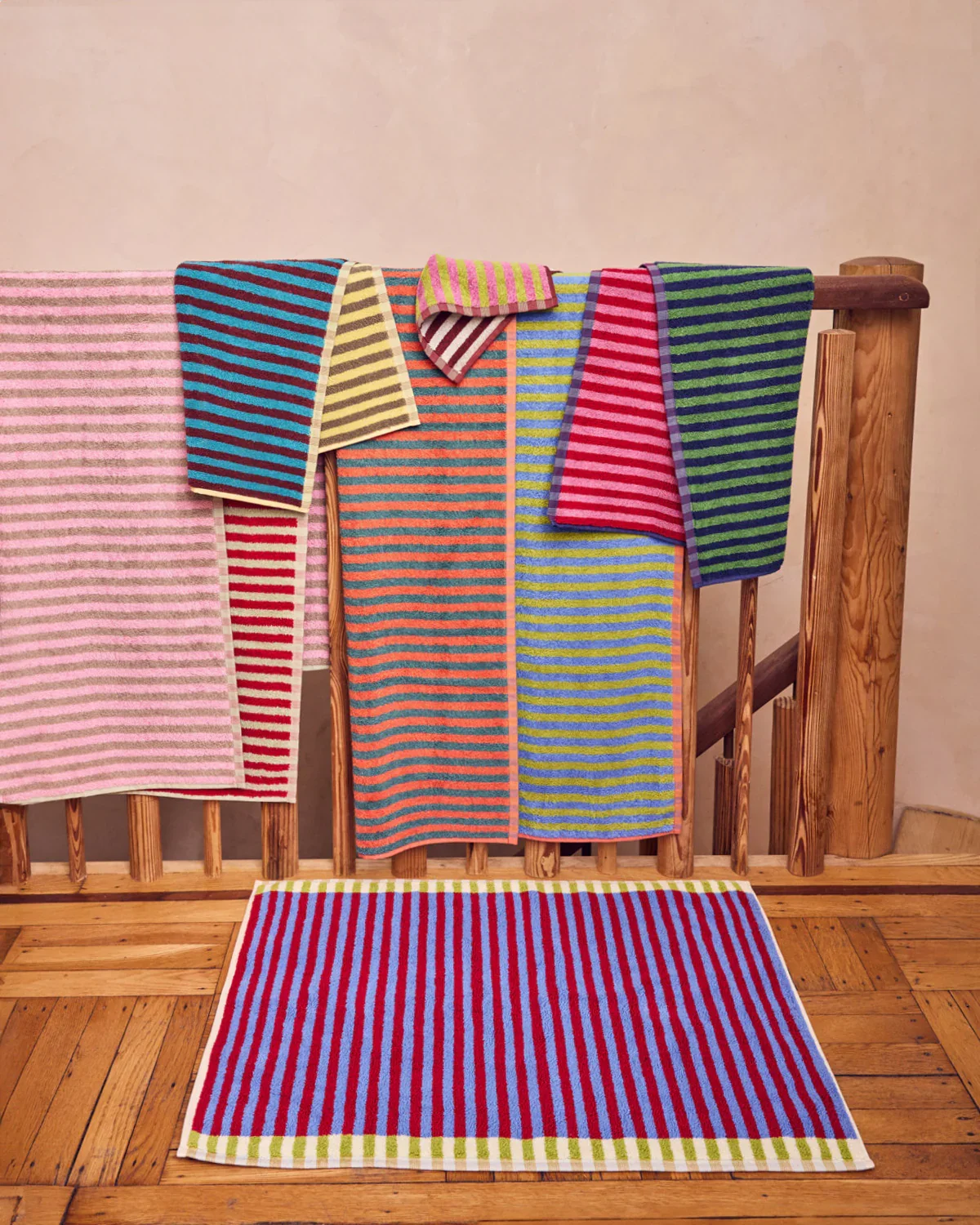 Dusen_Dusen_Bug_Stripe_Bath_Towel_Collection_1.webp