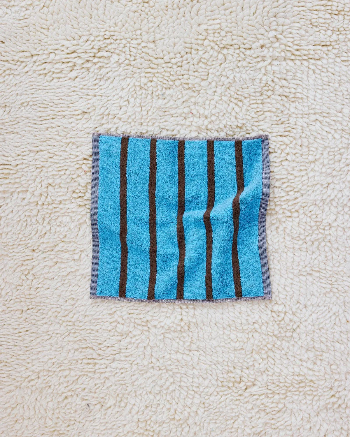 Dusen_Dusen_Bird_Stripe_Towels_Heron_Washcloth_Blue_Bright_Brown_Chocolate_1.jpg