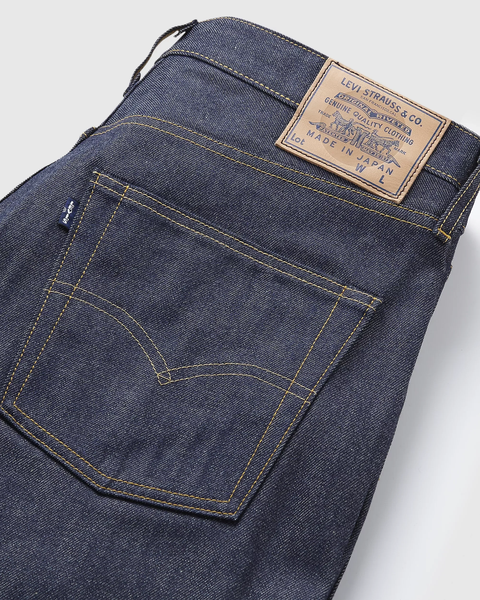 A5875-0000_Levis_Blue_Tab_501_1980s_Original_Selvedge_Dark_Rinse_2.webp