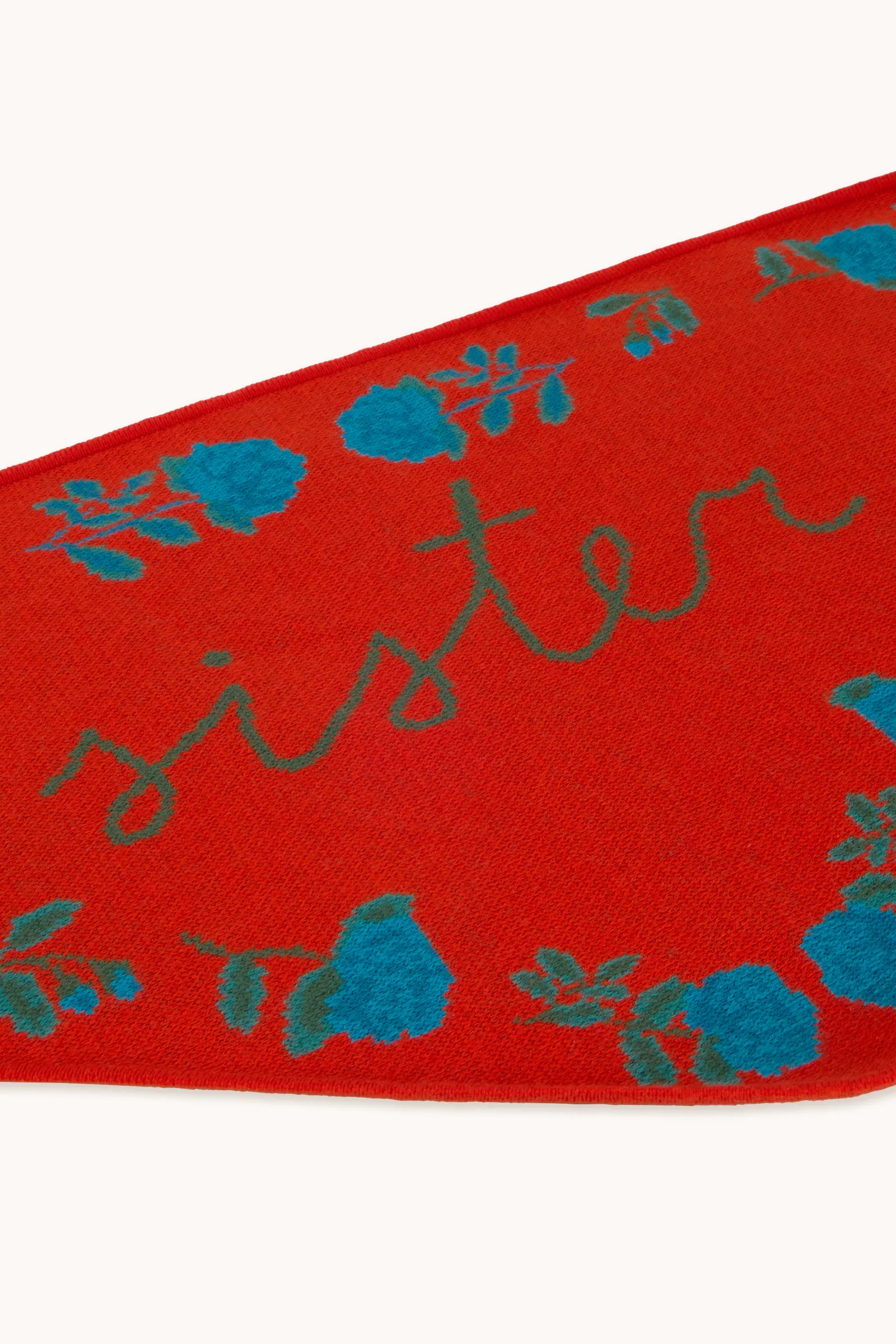 Tiny_Big_Sister_Roses_Bandana_Dark_Red_3.webp