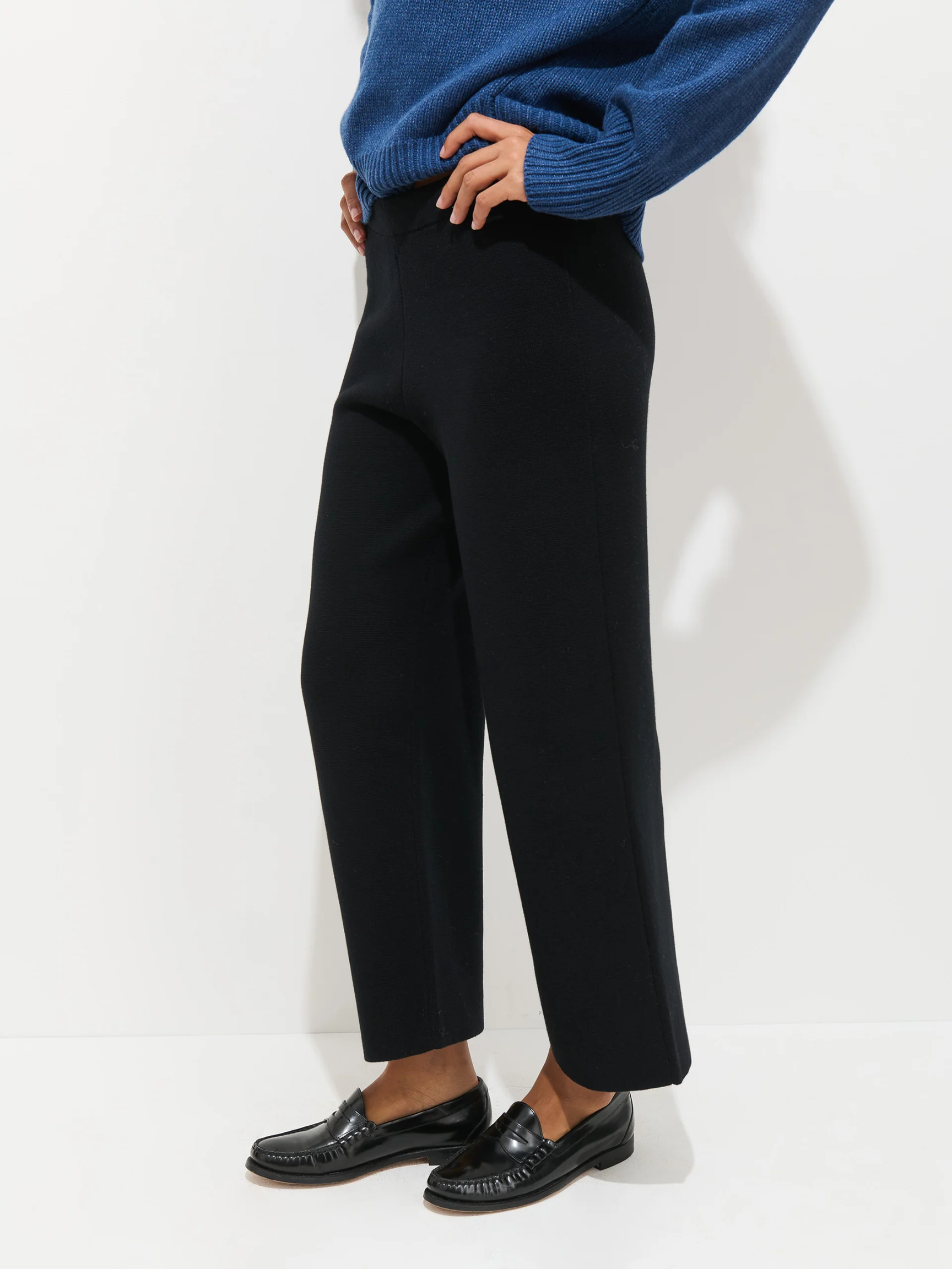 Alex_Mill_Olivia_Sweater_Pant_Cotton_Cashmere_Black_4.webp