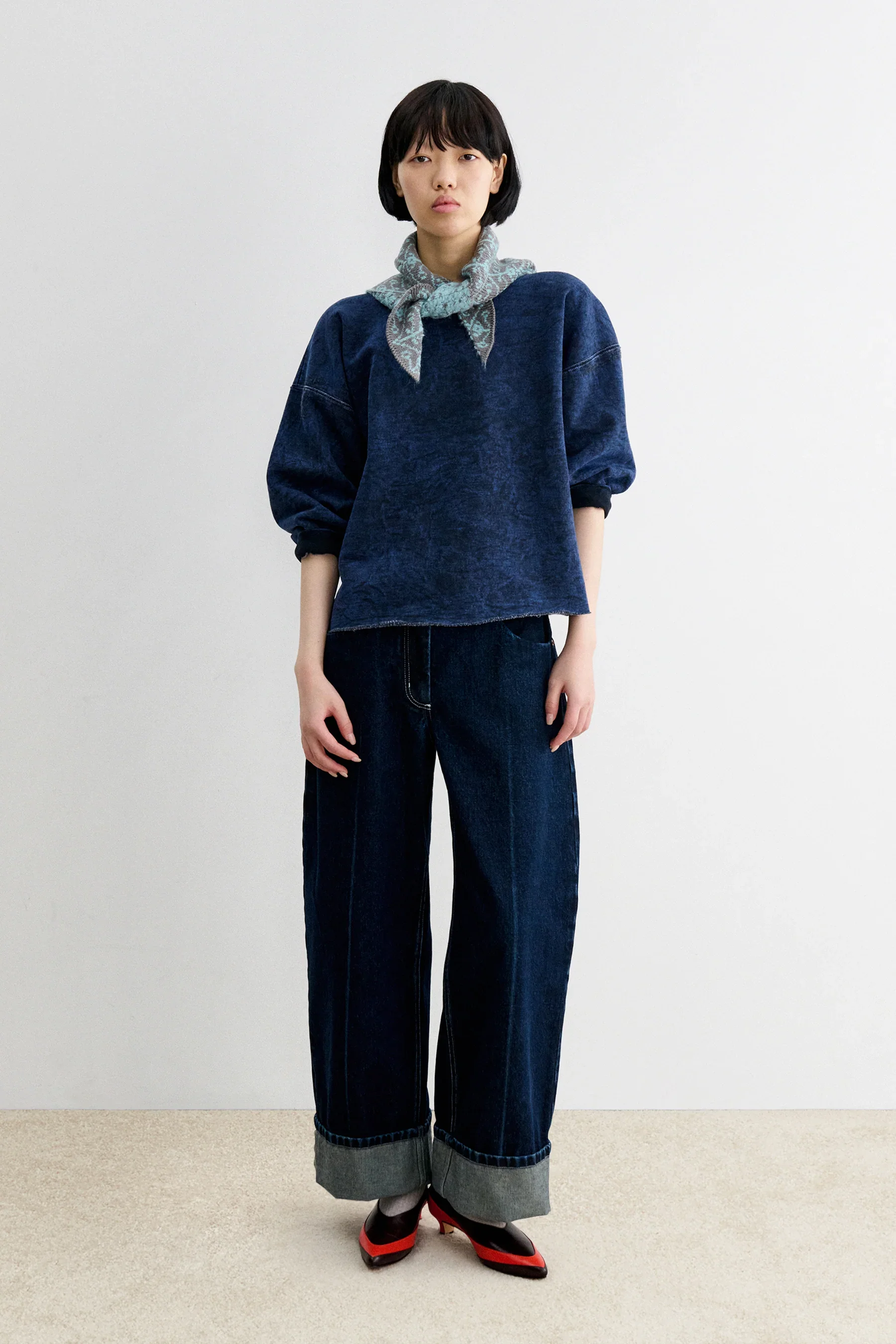 172C-376-J101A-Rachel_Comey_Fond_Sweatshirt_Indigo_Acid_Sweats_1.webp