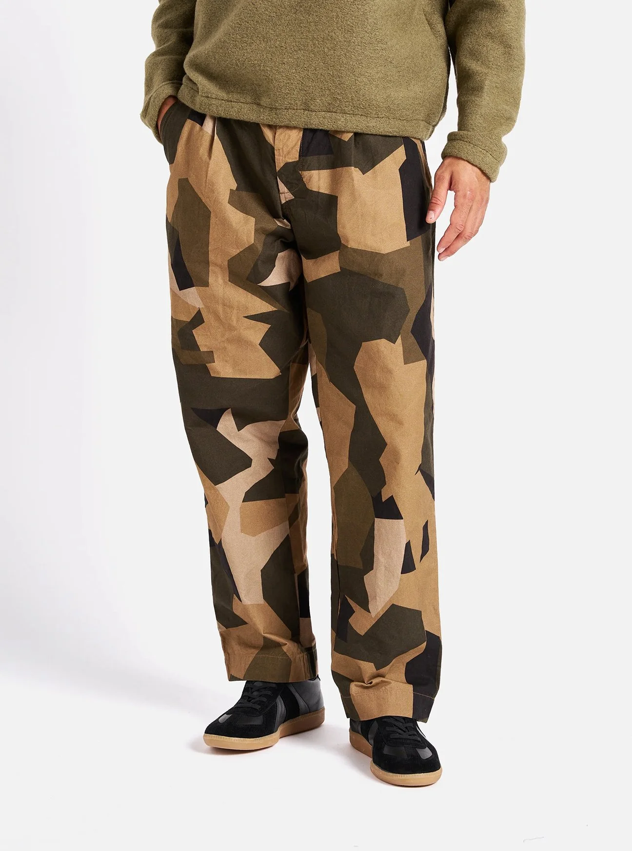 31148B_Universal_Works_Duke_Pant_Brown_Swedish_Camo_1.jpg