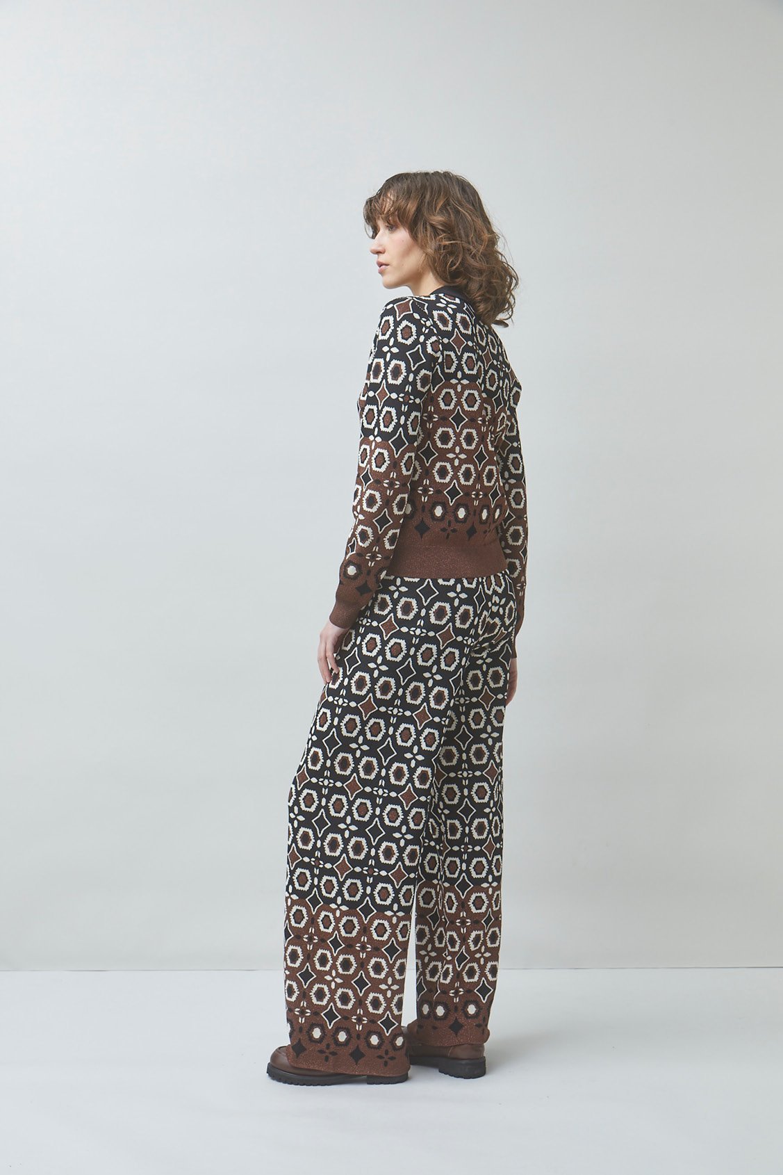 Suncoo_Jasper_Knit_Pant_Noir_Black_Brown_Graphic_3.jpg