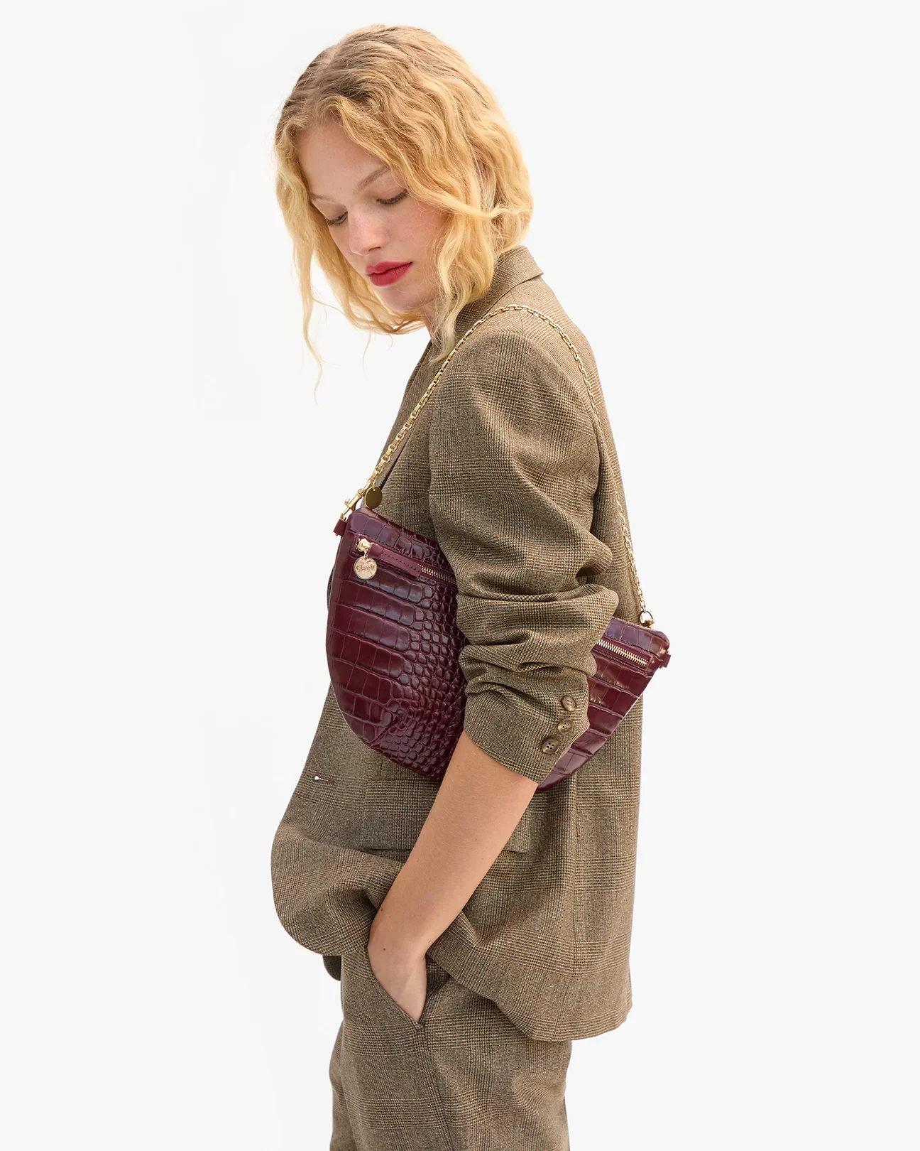 Clare_V_Grande_Fanny_Embossed_Congo_Croco_Burgundy_5.webp