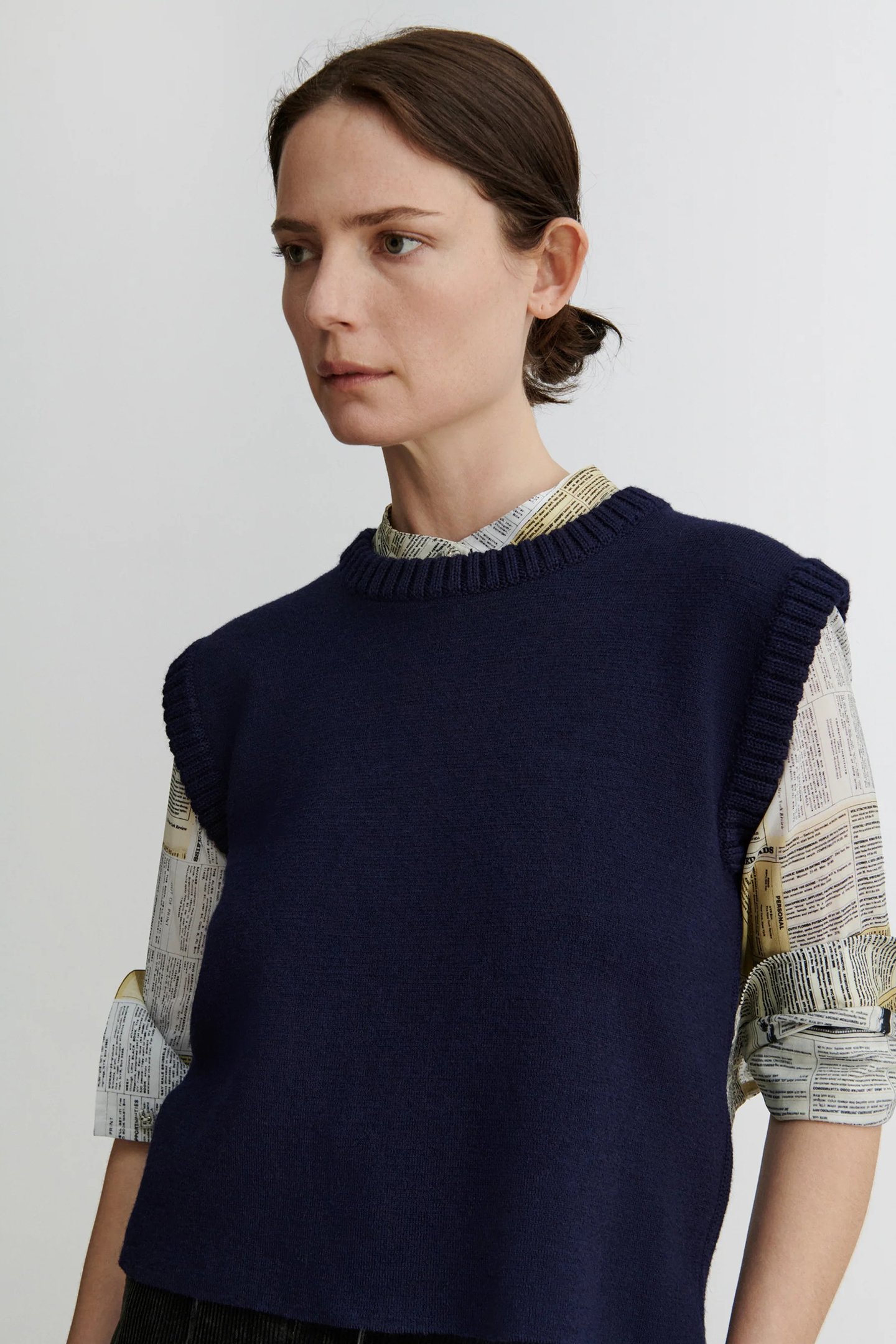 254W-400-K1518_Rachel_Comey_Hilman_Knit_Vest_Navy_Blue_3.jpg