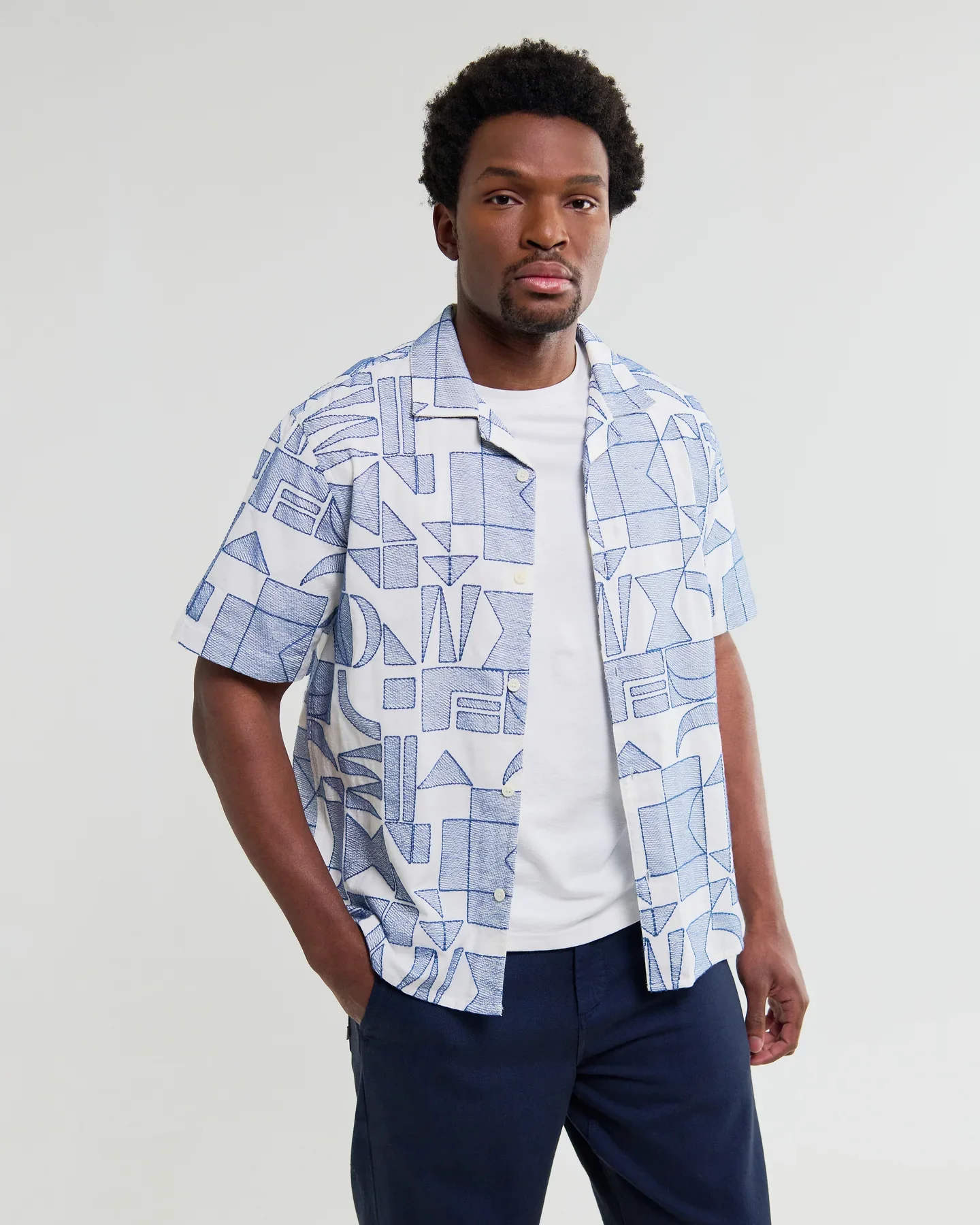 Wax_London_Didcot_Shirt_Ecru_Blue_Geometric_Emboidered_2.webp