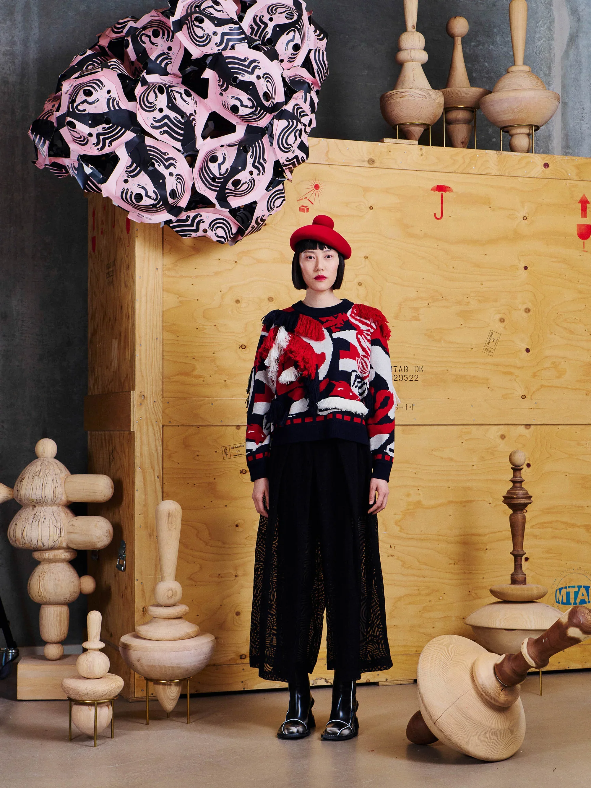 Henrik_Vibskov_Knit_Ham_Onion_Sweat_Sweater_Fringe_Red_Navy_3.webp