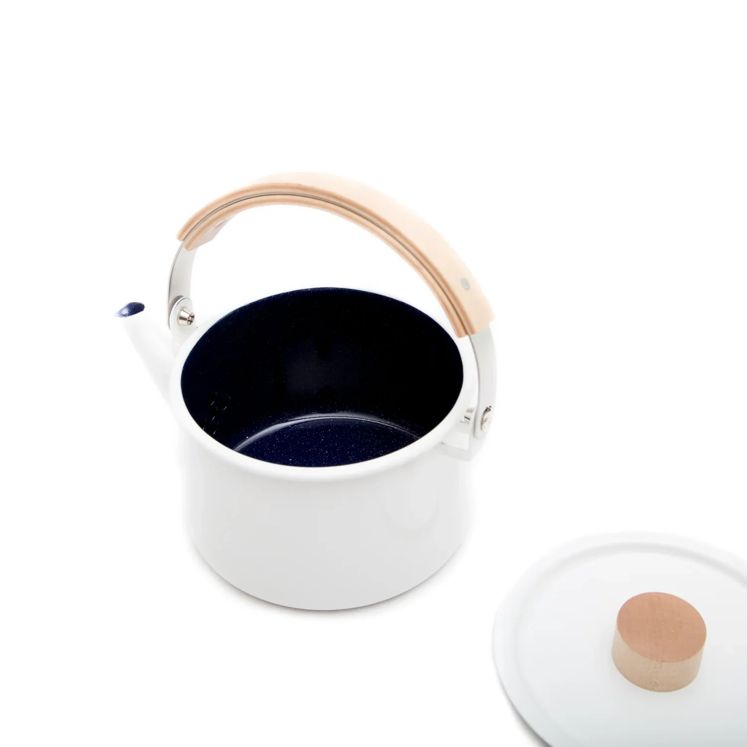 Kaico_Enamel_Kettle_White_4.webp