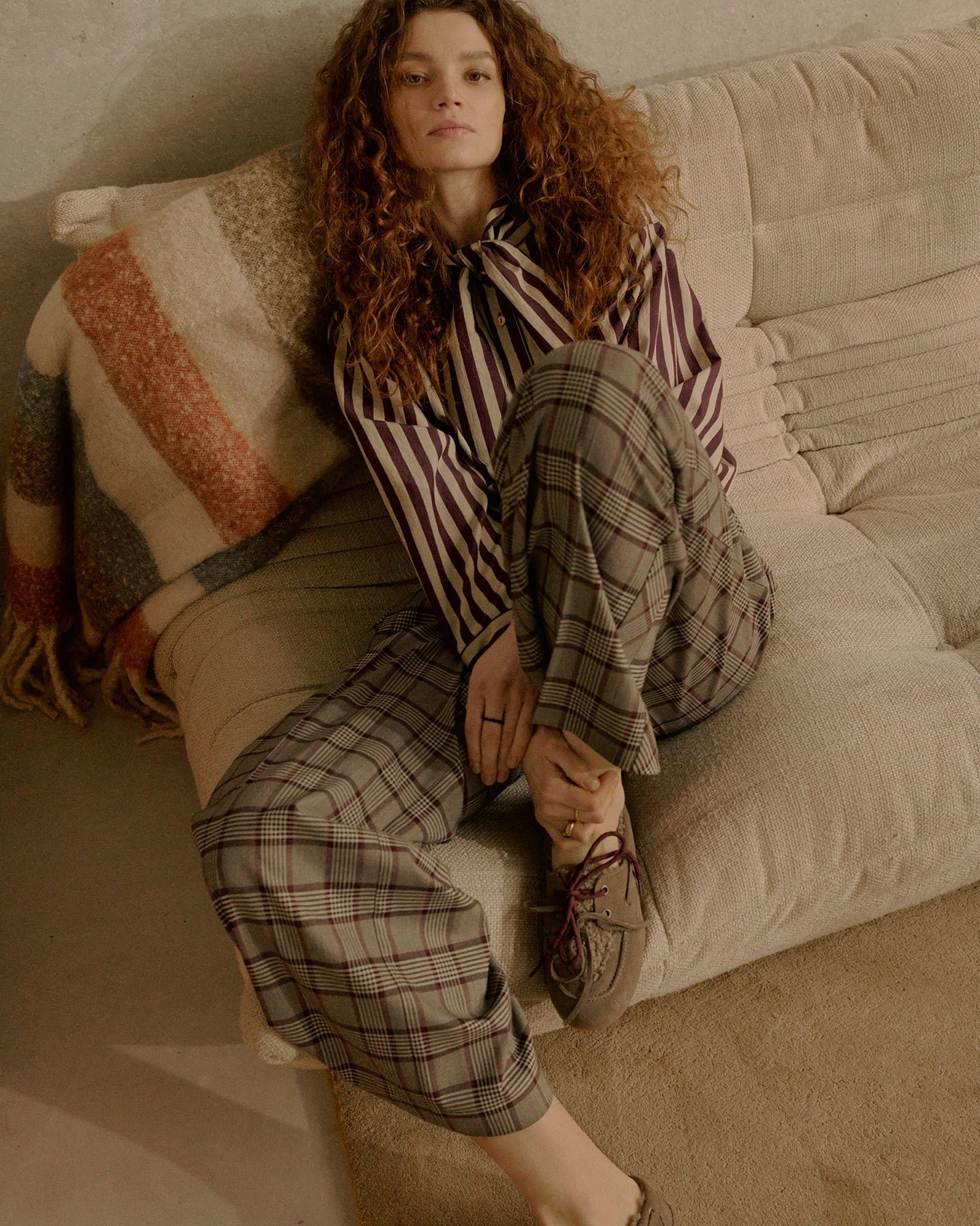 Summum_Plaid_Trousers_with_Piping_Burgundy_Grey_6.jpg