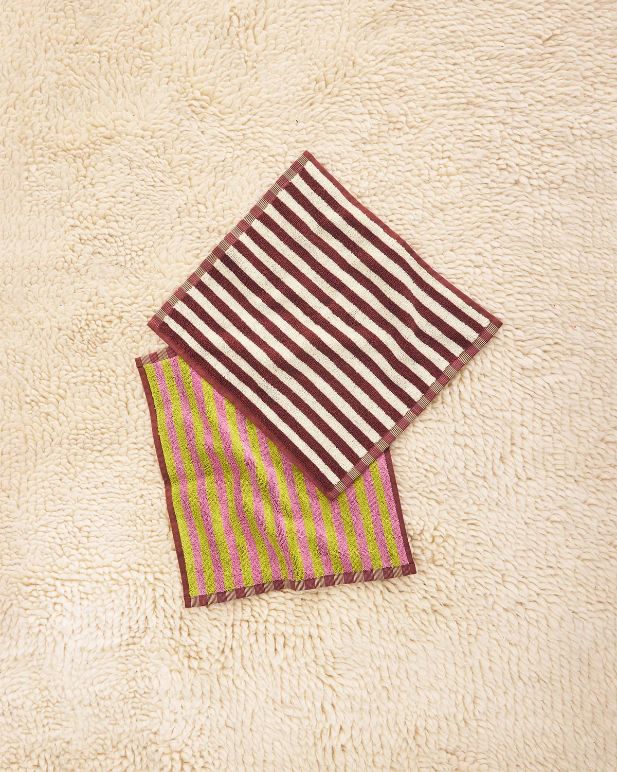 Dusen_Dusen_Bug_Stripe_Bath_Towel_Collection_Washcloth_Caterpillar_1.webp