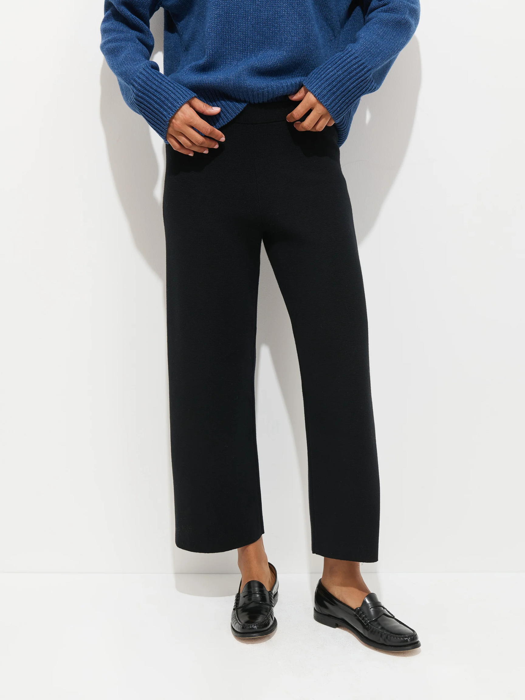 Alex_Mill_Olivia_Sweater_Pant_Cotton_Cashmere_Black_3.webp