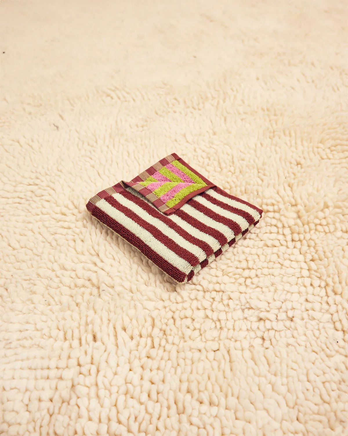 Dusen_Dusen_Bug_Stripe_Bath_Towel_Collection_Washcloth_Caterpillar_3.webp