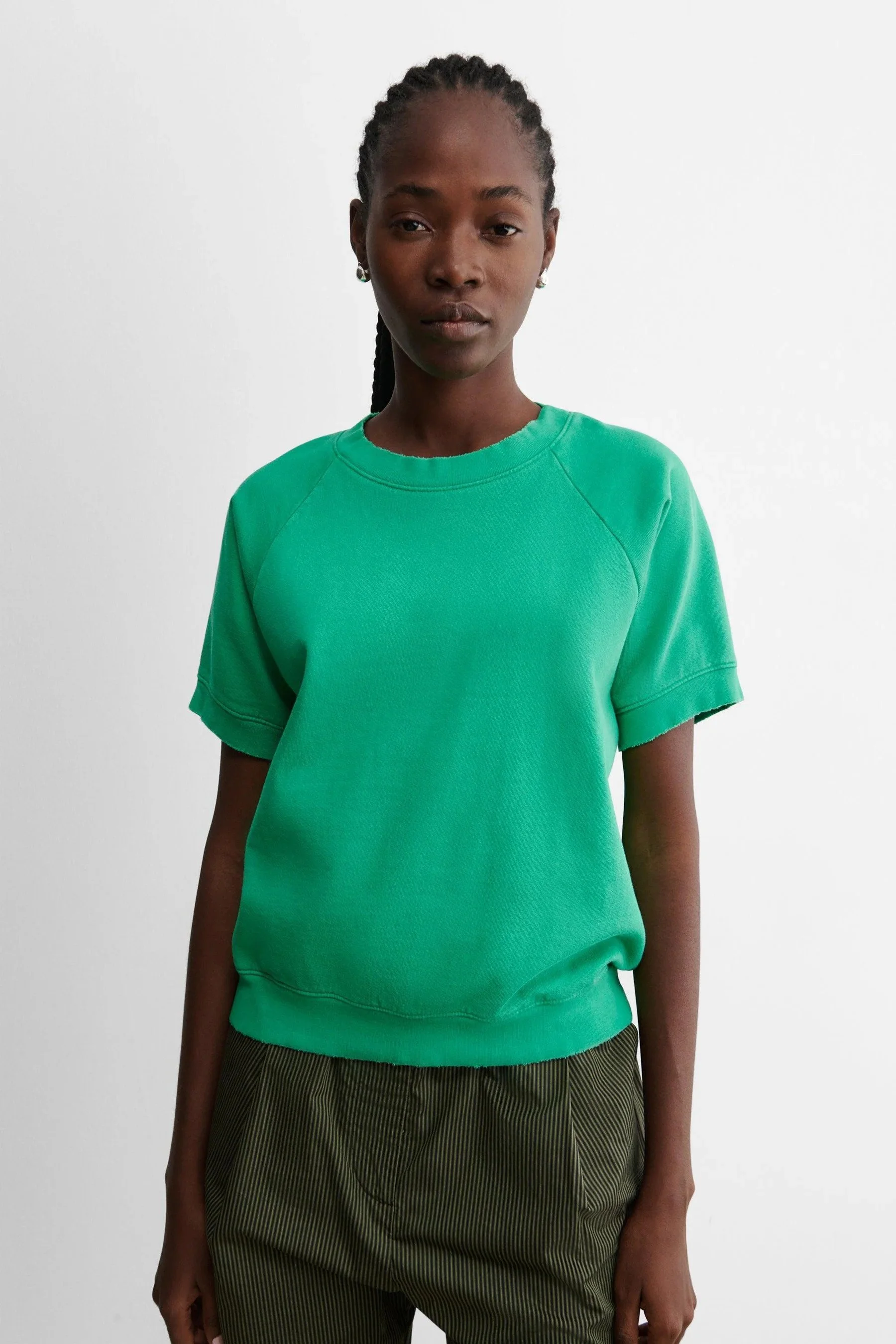 [GRAVER]★SLEEVE GREEN APPLE EMBROIDERY SMILE SWEATSHIRT VTG 90s Green Flower Embroidered Mom Style Sweatshirt