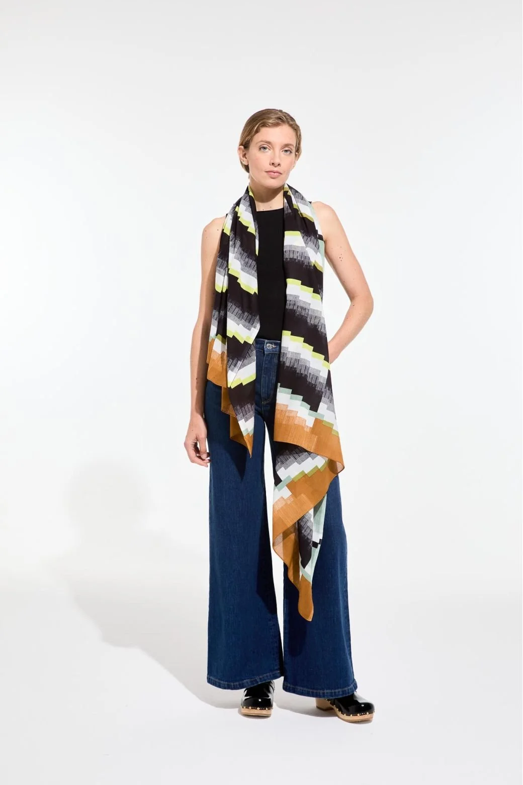 Mapoesie_Pareo_Aurore_Scarf_Foulard_Black_Noir_2.jpg