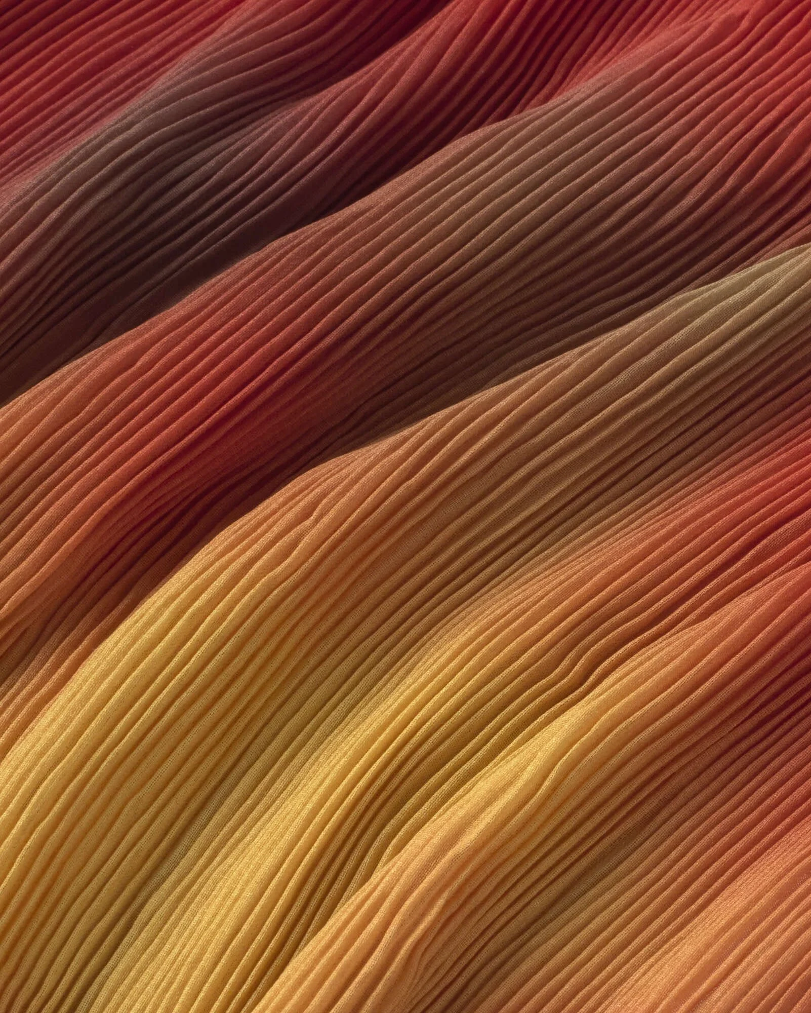 Thinking_Mu_Dora_Pleated_Top_Glass_Red_Orange_8.jpg