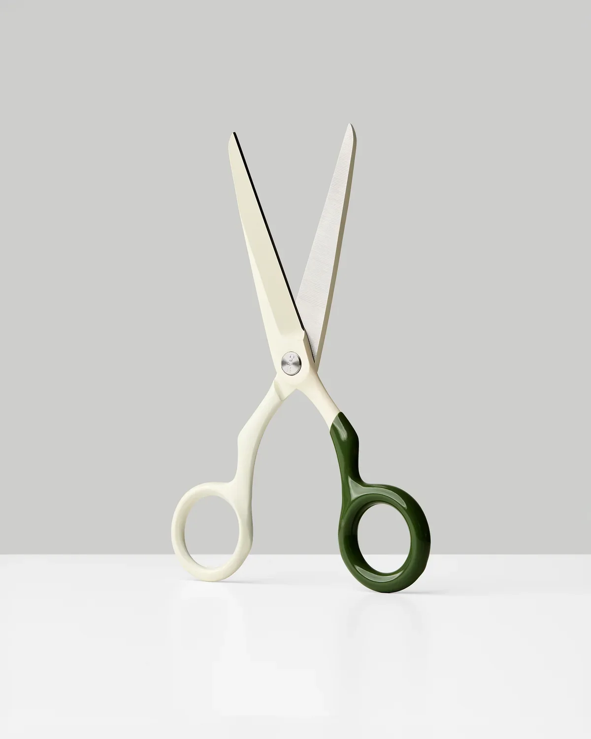 Craighill_Spectra_Scissors_Cream_Forest_Green_1.webp