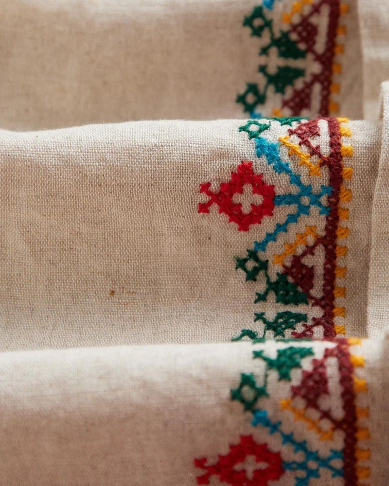 Portuguese_Flannel_Folclore_Embroidery_Linen_Tablecloth_Curtains_4.webp