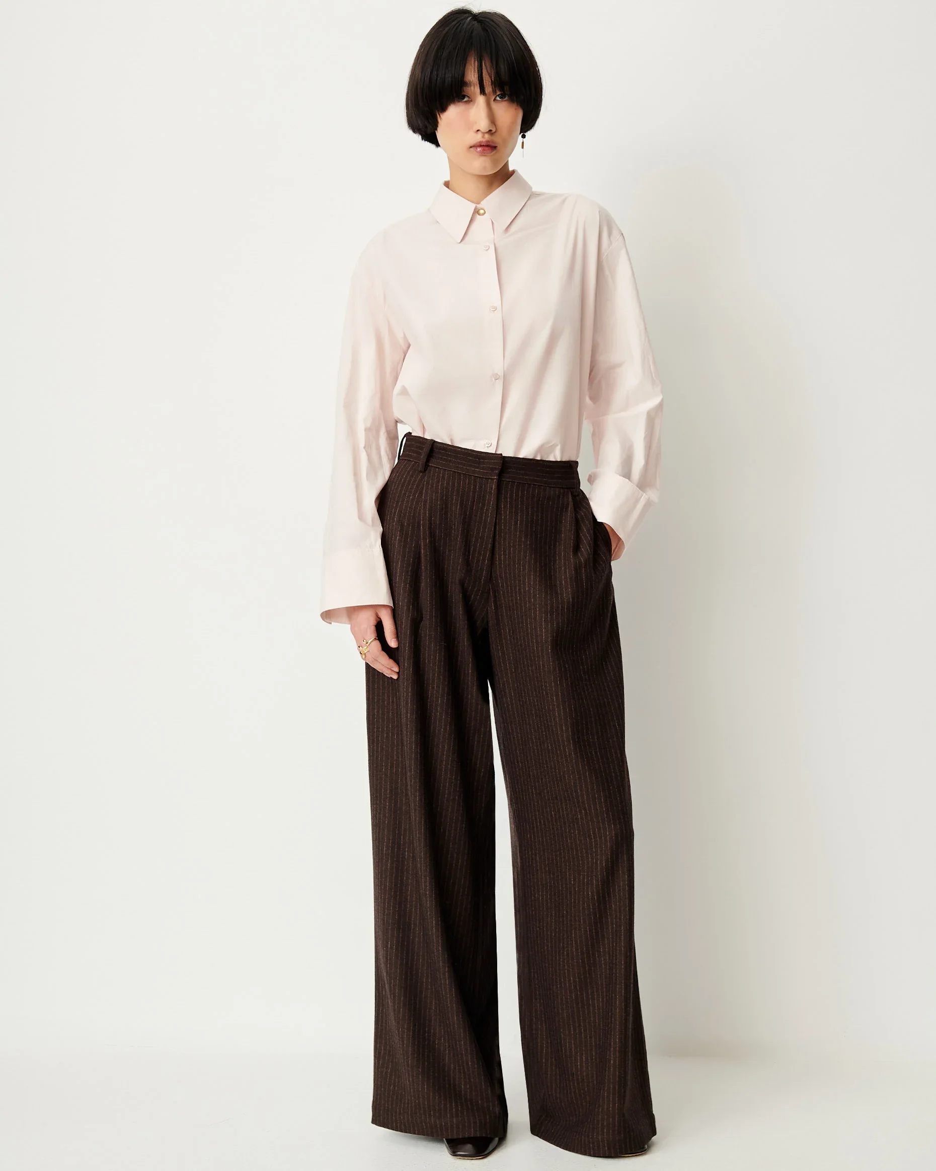 Sessun_Orozco_Pants_Trousers_Pause_Cafe_Brown_Pinstripe_Stripe_3.webp