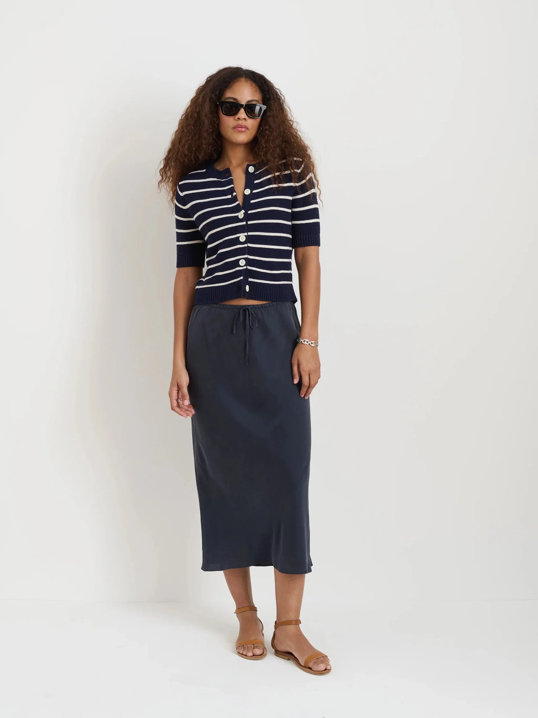 Alex_Mill_Elle_Striped_Sweater_Cotton_Linen_Navy_Off_White_3.jpg