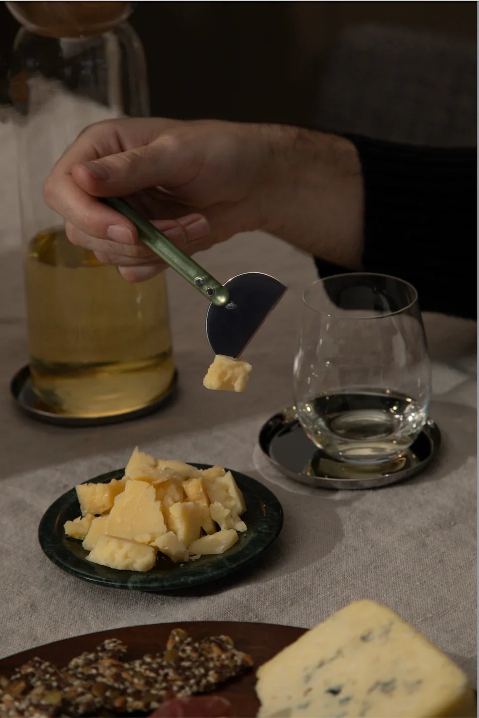 Holcomb_Wedge_Cheese_Knives_6.webp