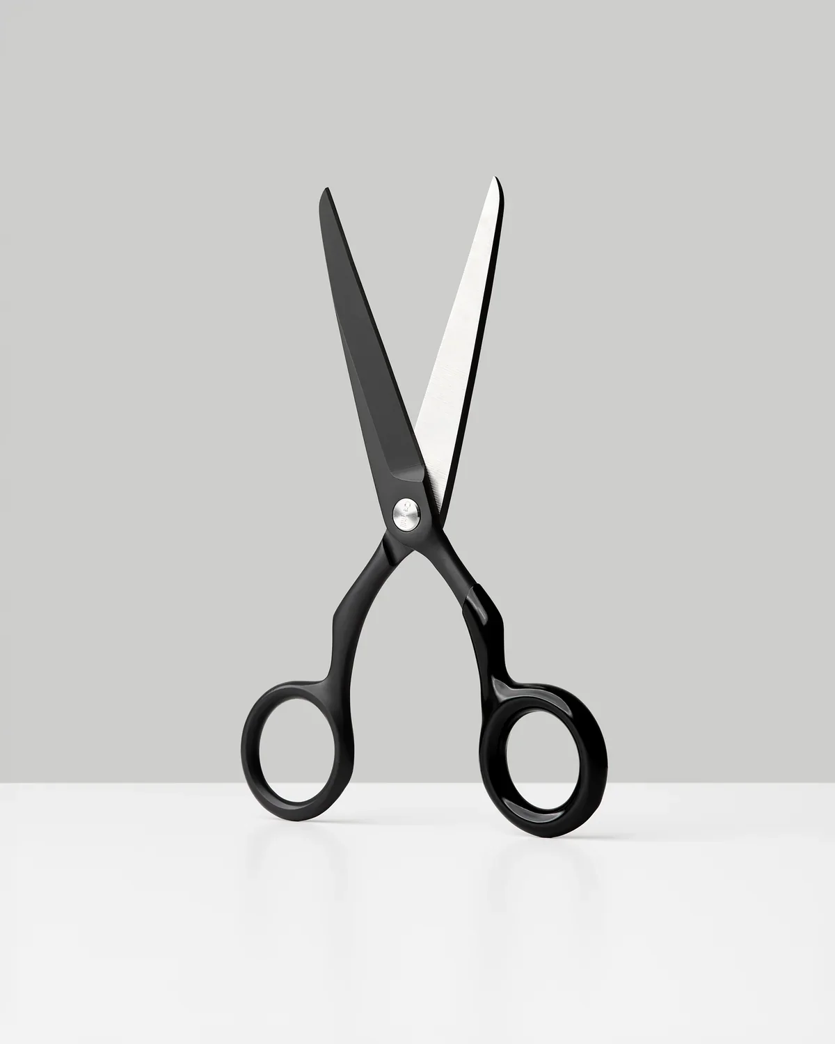 Craighill_Spectra_Scissors_Charcoal_Black_1.webp