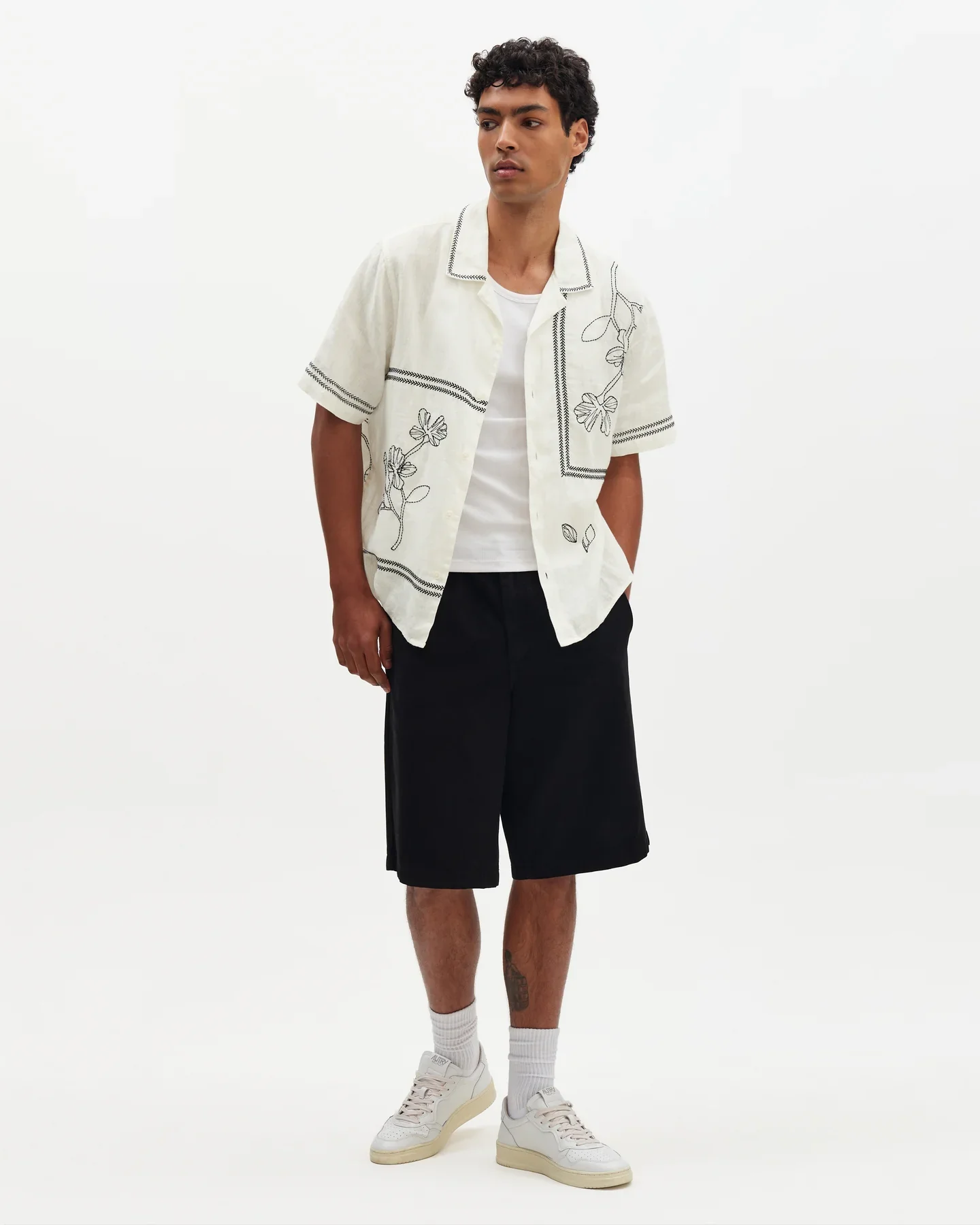 Wax_London_Didcot_Ecru_Navy_Grid_Flower_Short_Sleeve_Shirt_4.webp