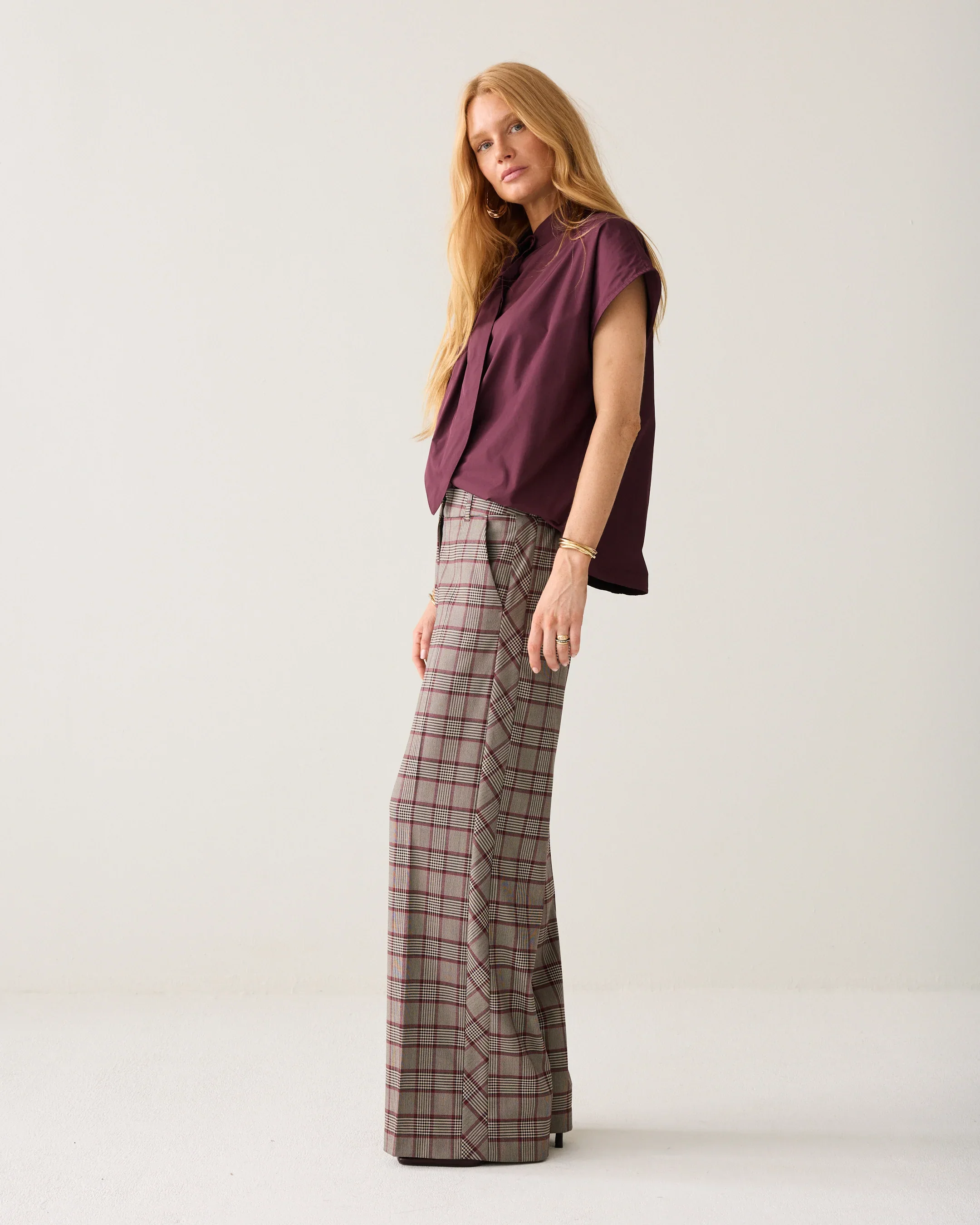 Summum_Plaid_Trousers_with_Piping_Burgundy_Grey_1.webp