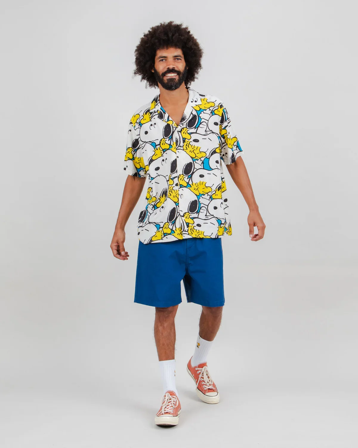 Brava_Peanuts_Freehugs_Aloha_Shirt_White_Snoopy_Woodstock_3.webp