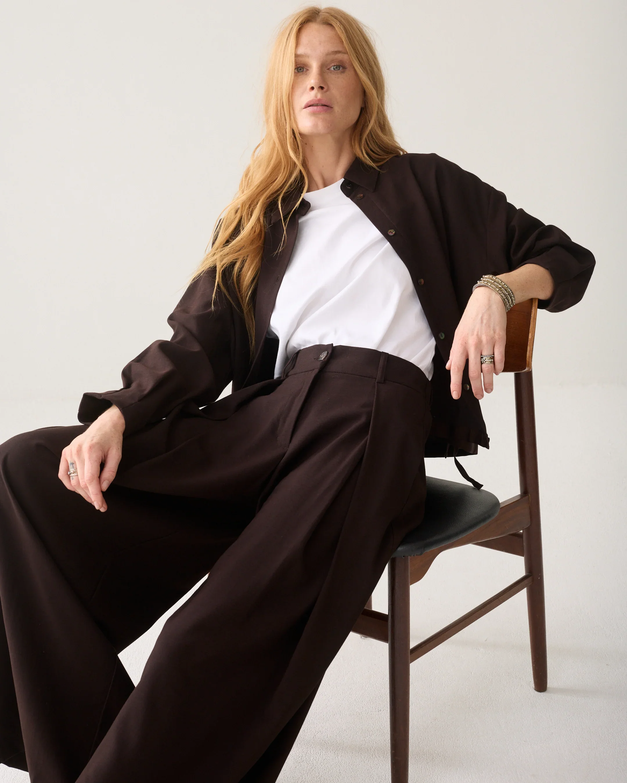Summum_Mega_Wide_Trousers_Viscose_Twill_Chocolate_Brown_4.webp