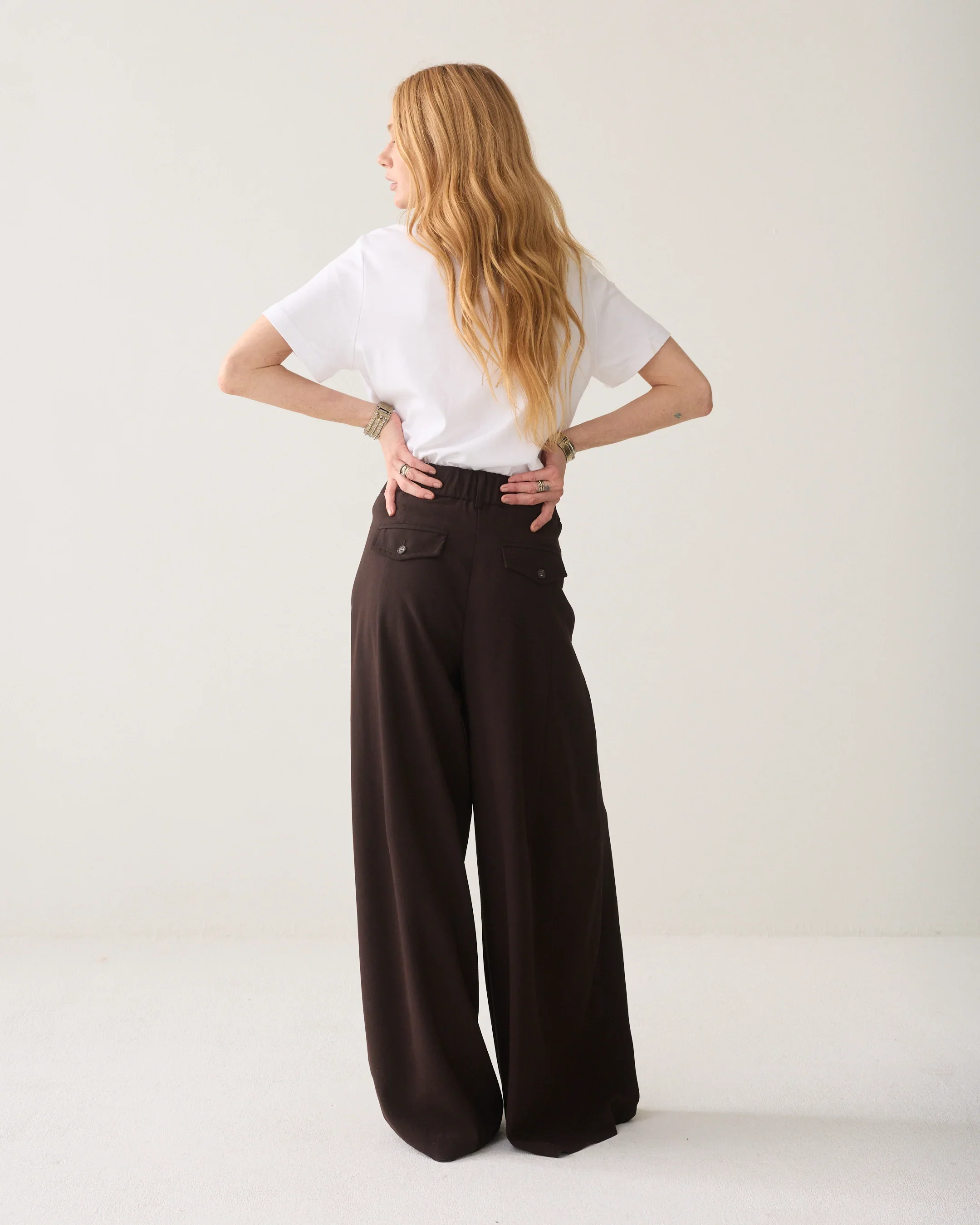 Summum_Mega_Wide_Trousers_Viscose_Twill_Chocolate_Brown_3.webp