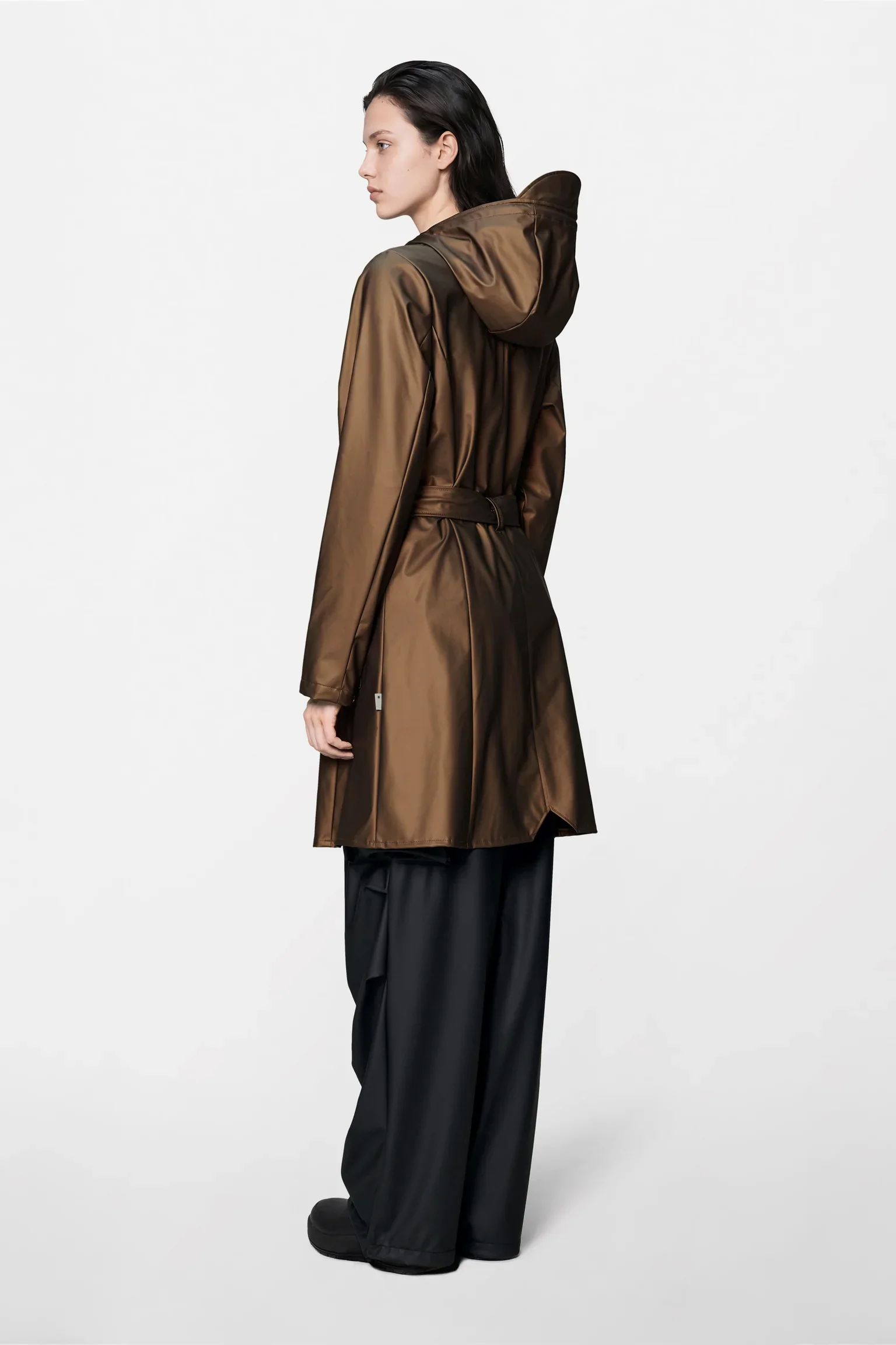 Rains_Curve_Long_Jacket_W3_Comet_Copper_Bronze_Metallic_2.webp