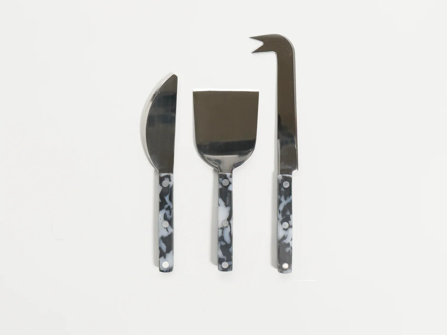 Fredericks_and_Mae_Cheese_Knives_Set_Black_White_.webp