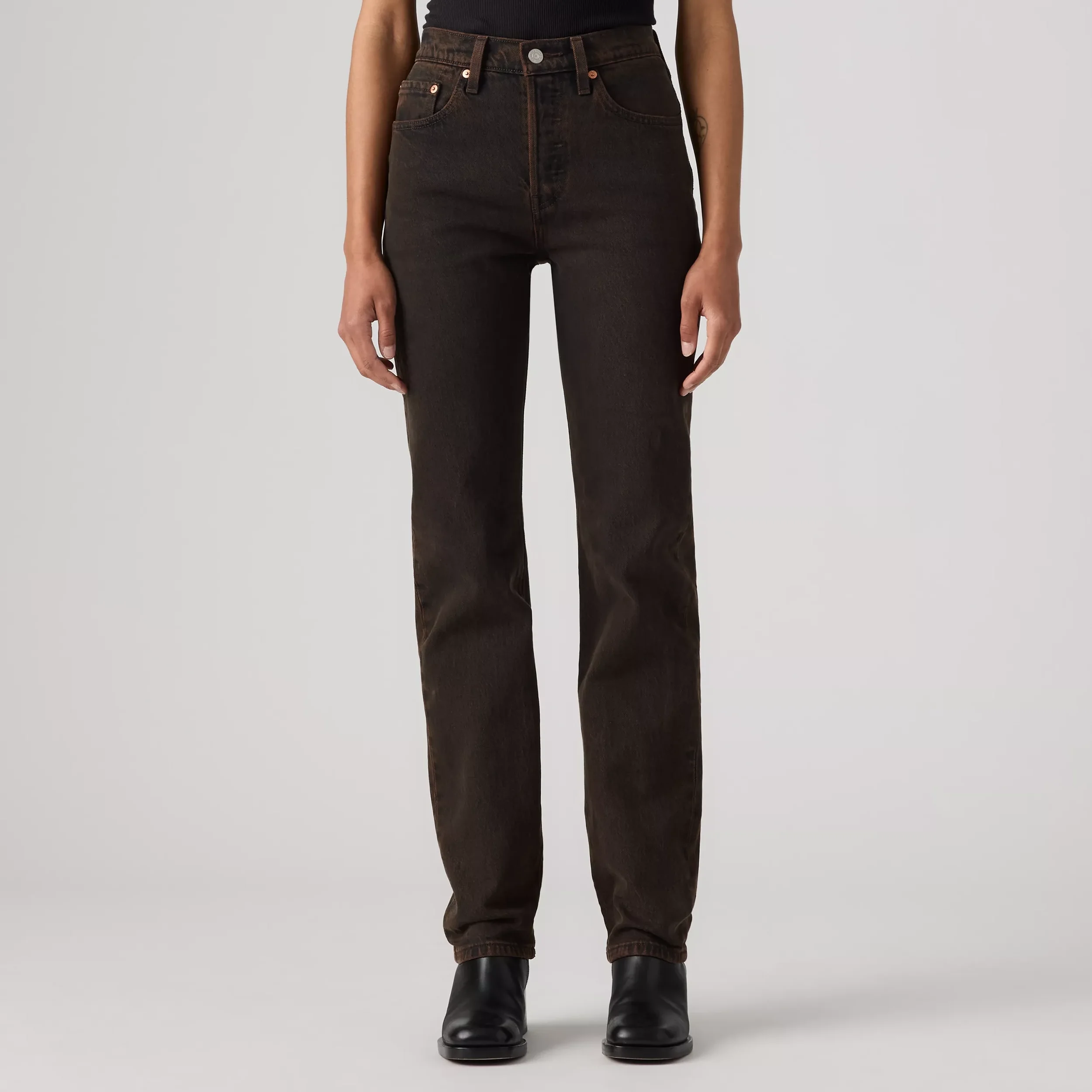 12501-0686_Levi's_501_Original_Over_a_Cup_Stretch_4a.webp