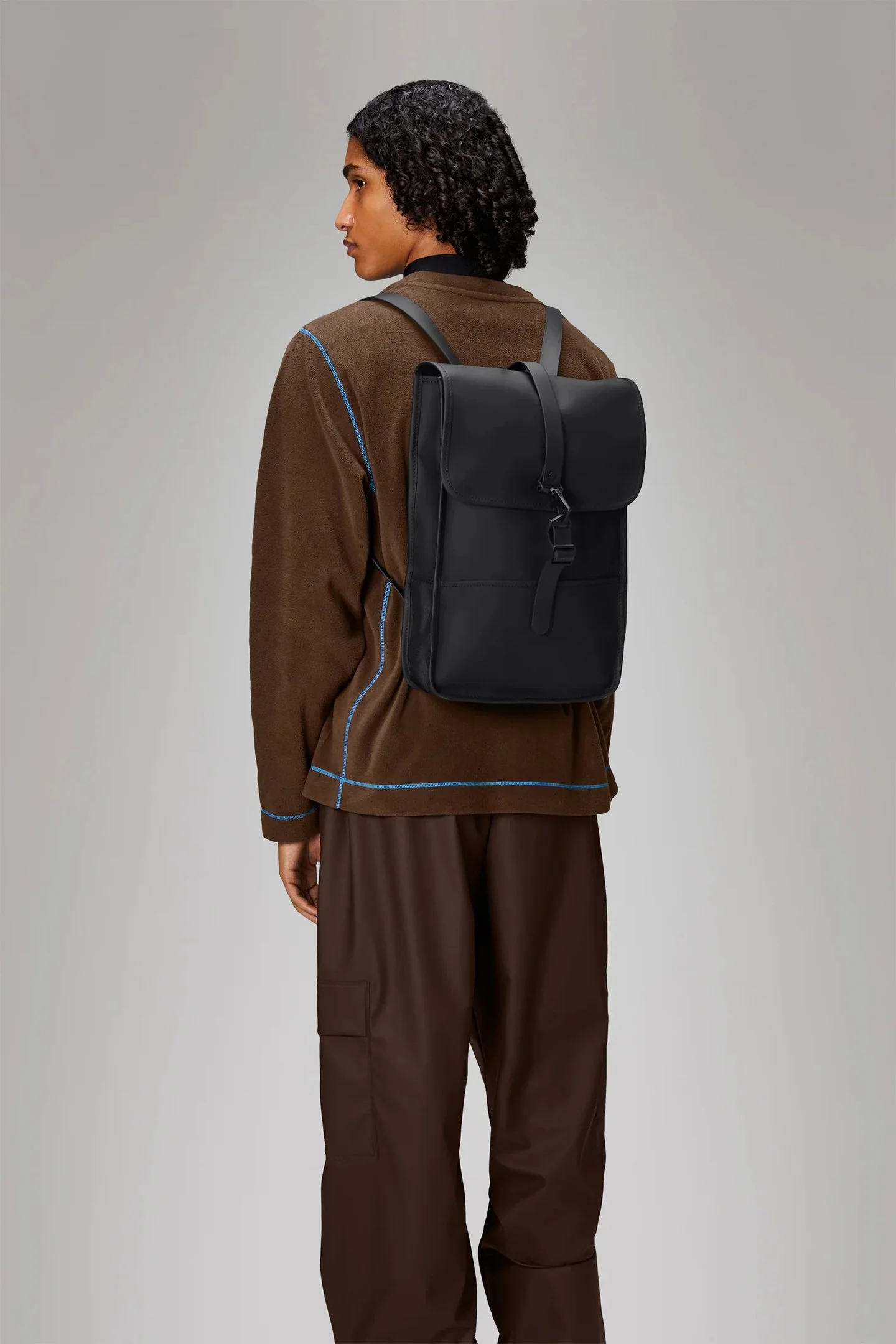 Rains_Backpack_Mini_Black_2.jpg