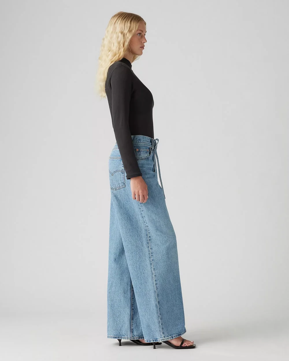 Levi's XL Straight Thanks Friend — Aggregate Supply