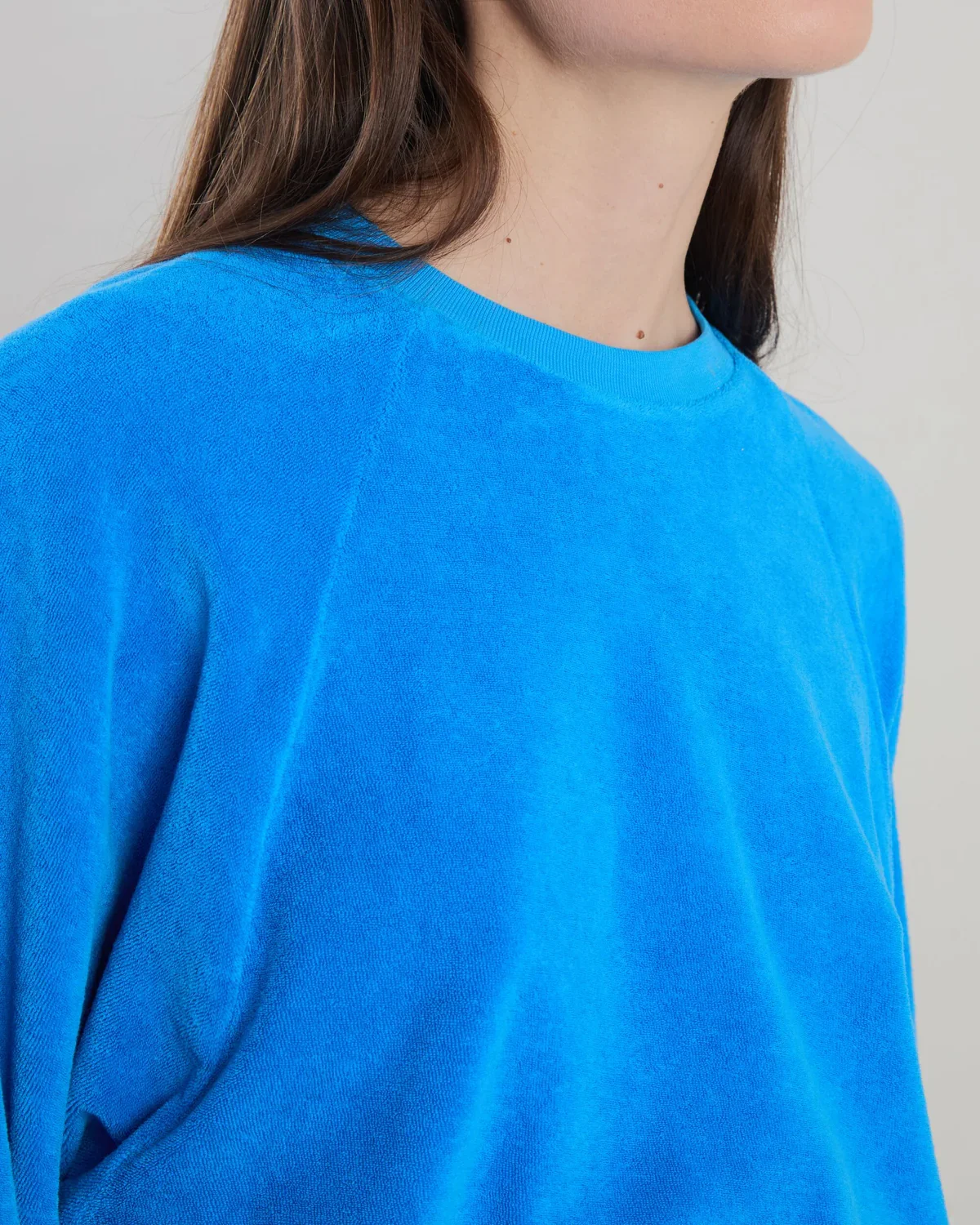 Brava_Terry_Raglan_Sweatshirt_Blue_2.webp