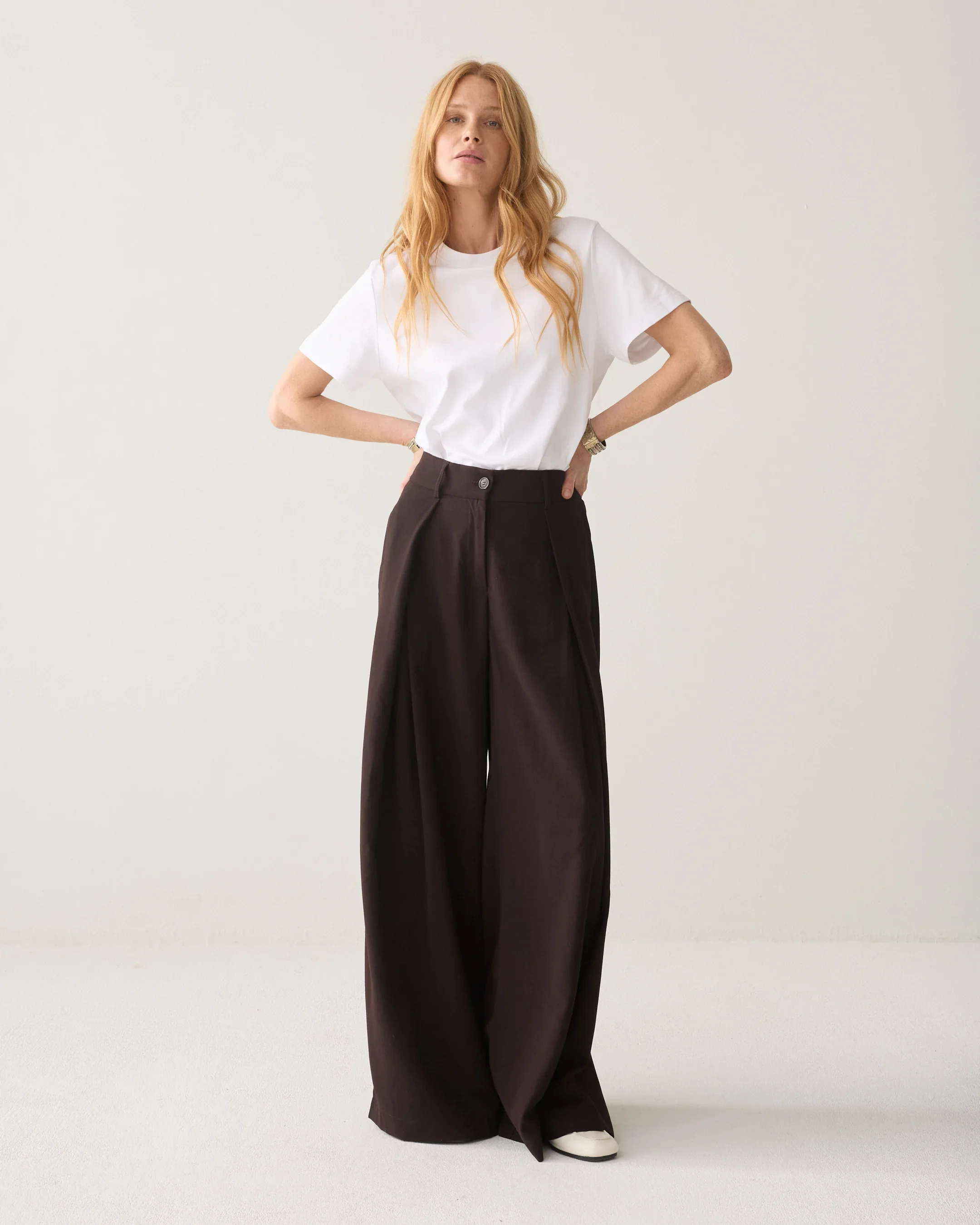 Summum_Mega_Wide_Trousers_Viscose_Twill_Chocolate_Brown_1.webp